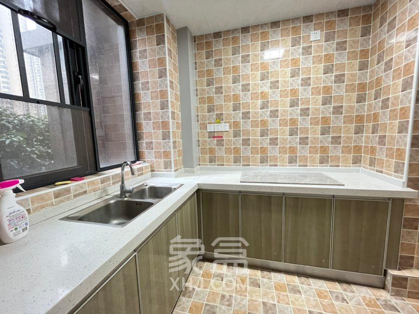 中建梅溪湖中心  4室2厅1卫   3500.00元/月室内图