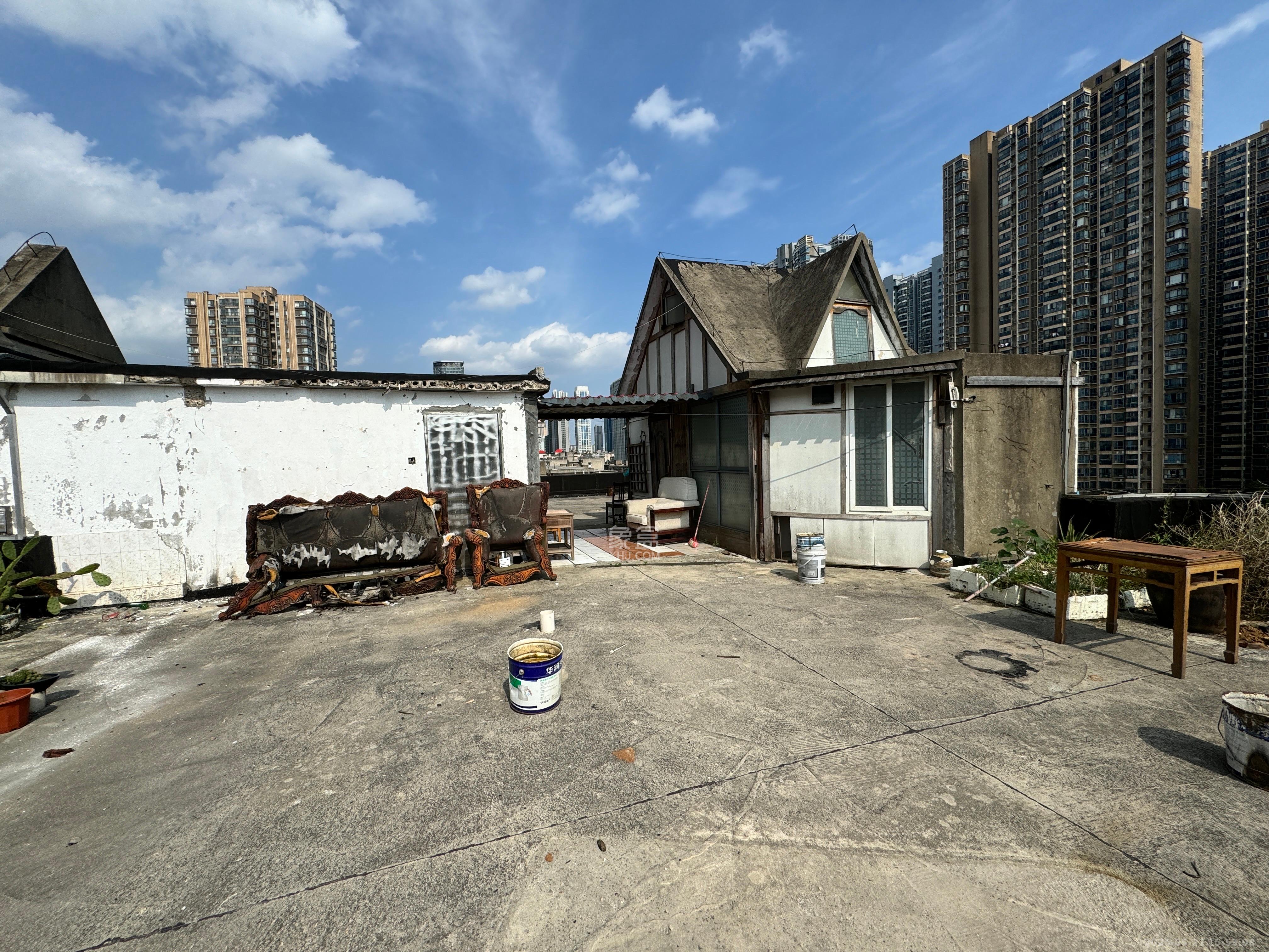雅泰花园  3室1厅1卫   1300.00元/月室内图