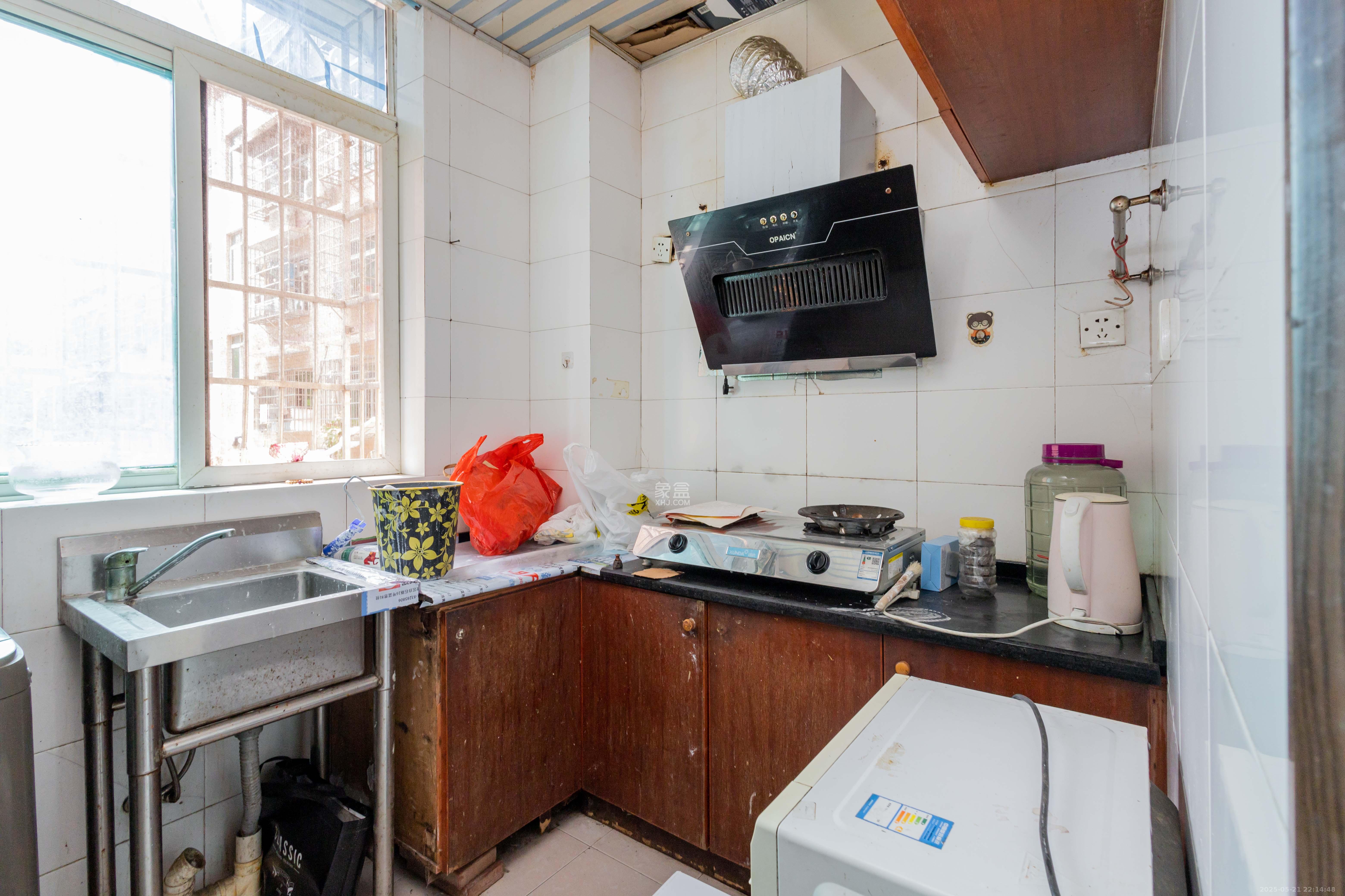 泉塘小区  1室1厅1卫    25.8万厨房