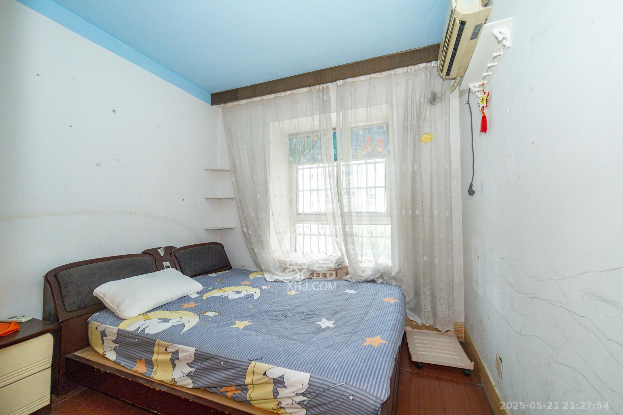 星兴佳园  3室2厅2卫    49.8万 星兴佳园  3室2厅2卫    49.8万卧室