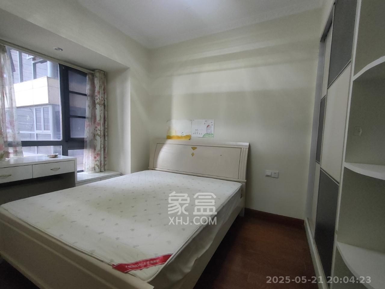 保利国际广场 3室2厅2卫 5500.0元/月 保利国际广场 3室2厅2卫 5500.0元/月室内图