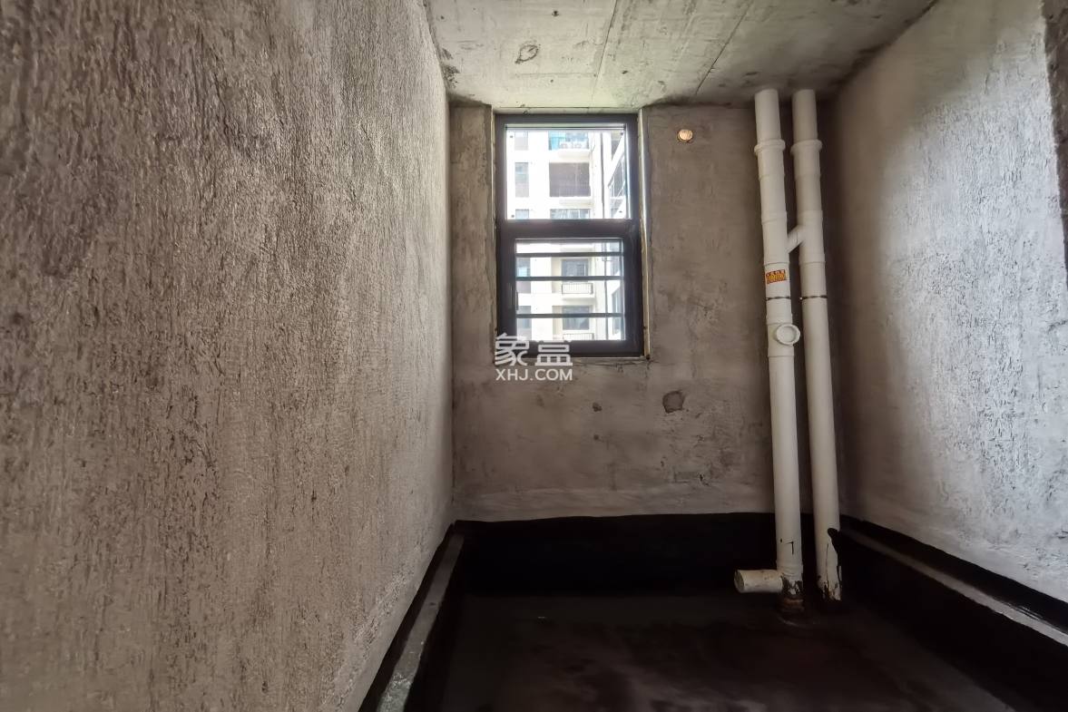 百弘学府城三期 1室0厅0卫 83.8万 百弘学府城三期 1室0厅0卫 83.8万客厅