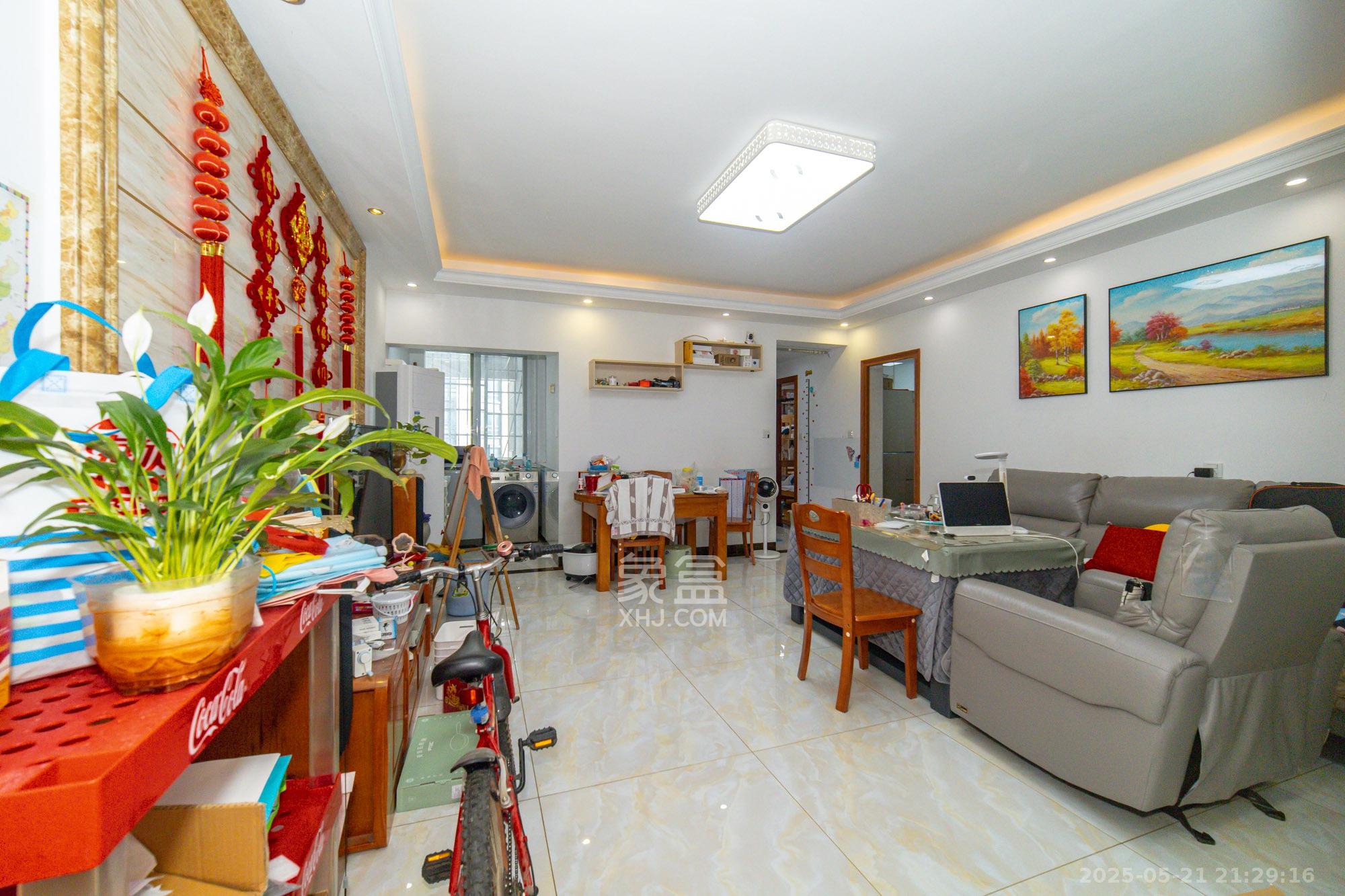 锦璨家园  3室2厅1卫    56.8万 锦璨家园  3室2厅1卫    56.8万客厅