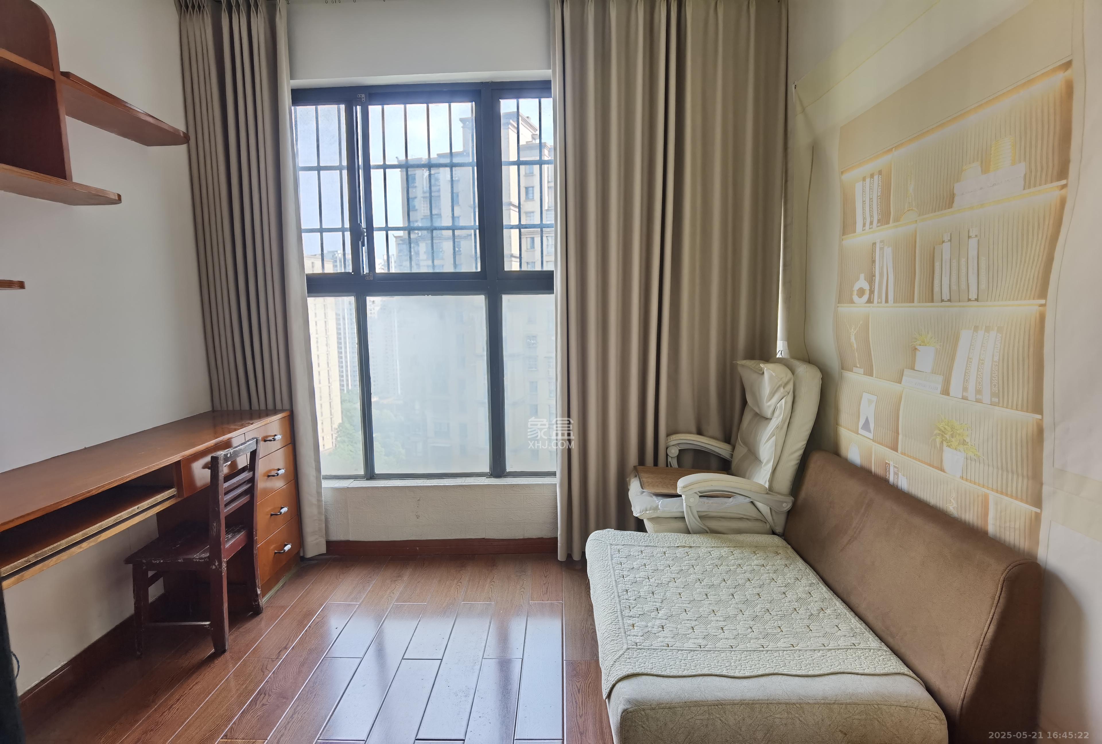 中建麓山和苑  3室2厅1卫   1750.00元/月室内图