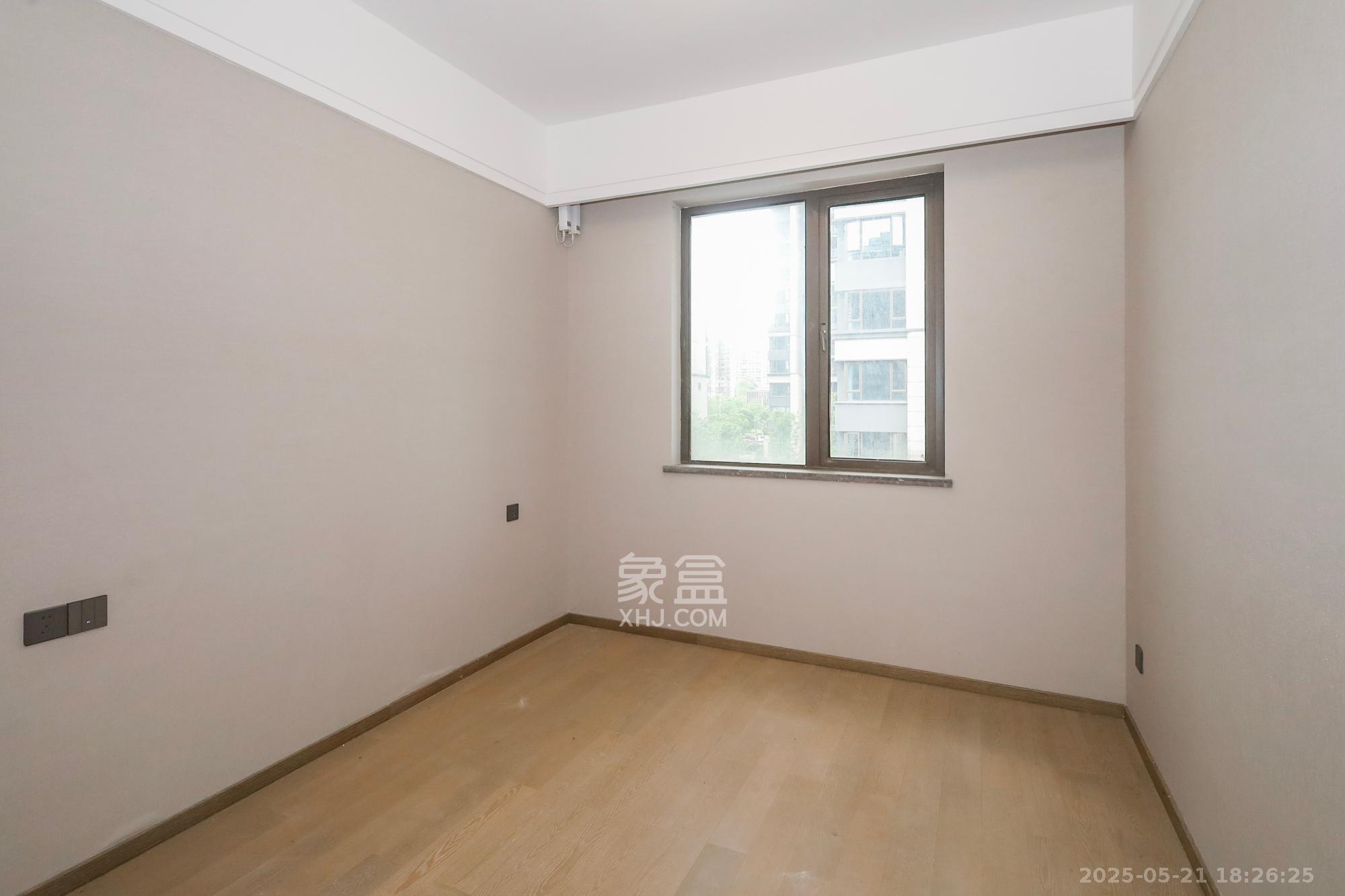 正荣滨江紫阙台  4室2厅2卫    398.0万 正荣滨江紫阙台  4室2厅2卫    398.0万卧室