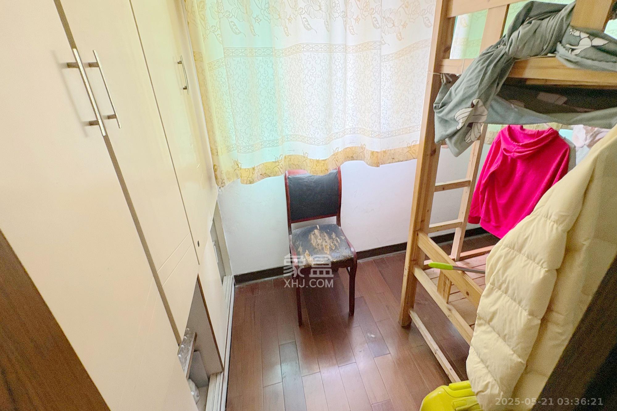 市一医院宿舍  3室2厅1卫    110.0万阳台