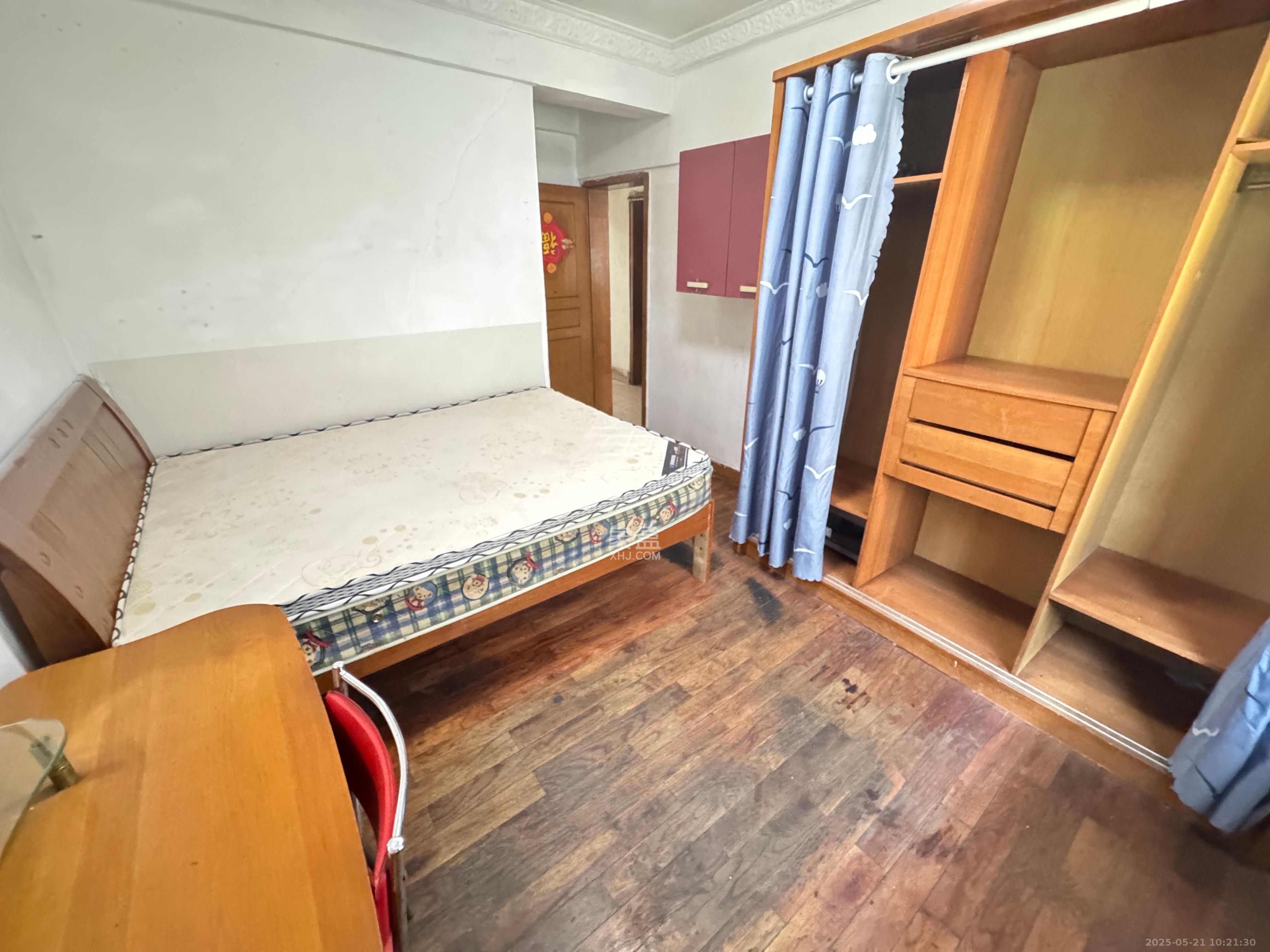 通泰街商居楼 3室2厅1卫 2100.0元/月 通泰街商居楼 3室2厅1卫 2100.0元/月室内图