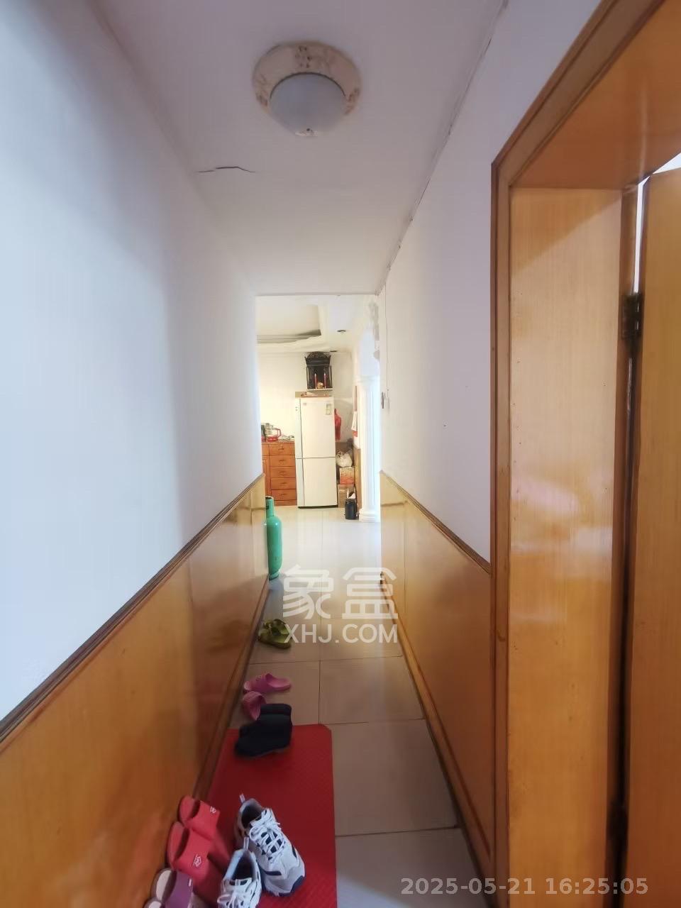 西湖新村  3室2厅2卫   3000.00元/月室内图