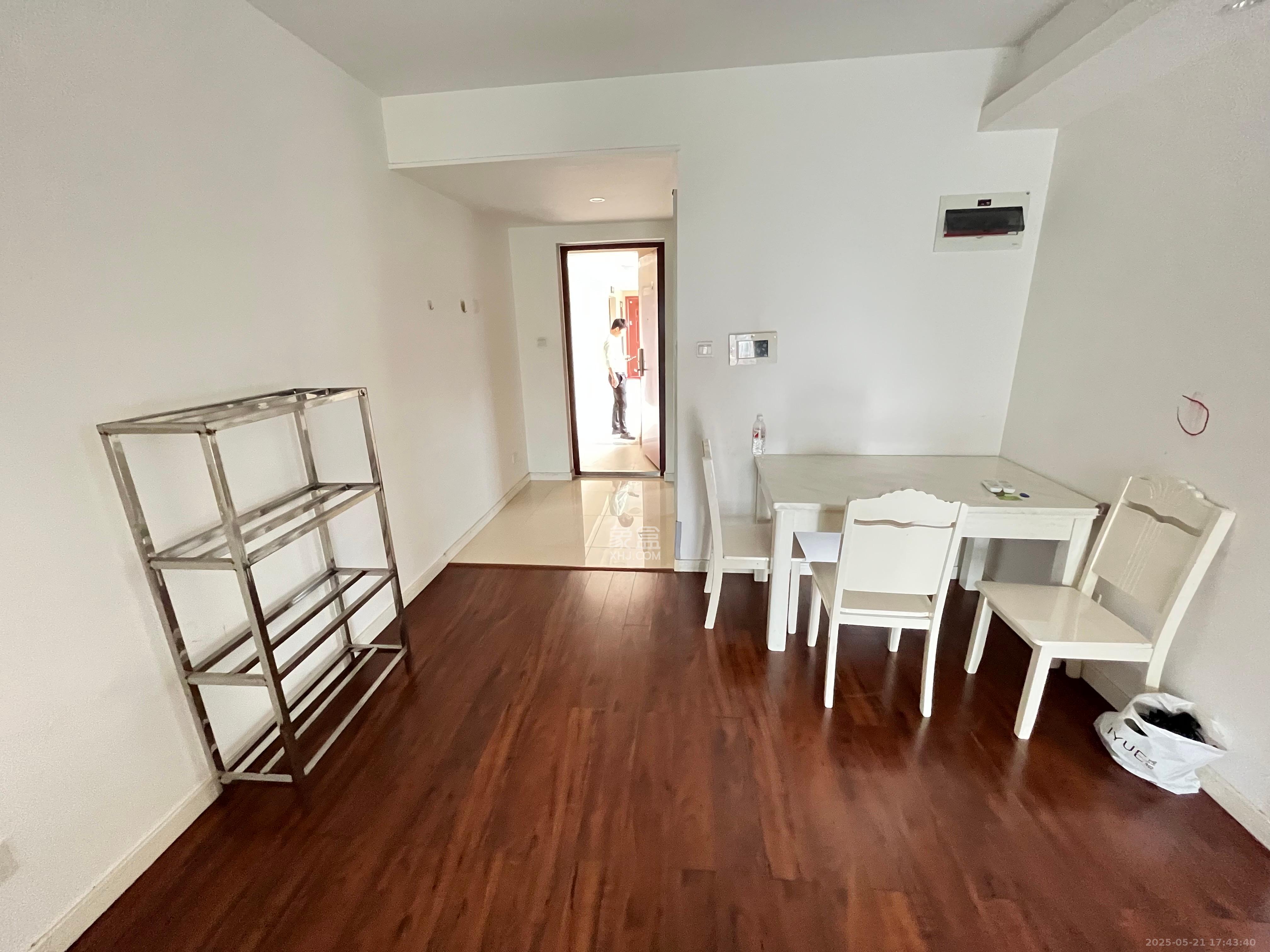 万科魅力之城观澜里 3室2厅2卫 2100.0元/月 万科魅力之城观澜里 3室2厅2卫 2100.0元/月室内图