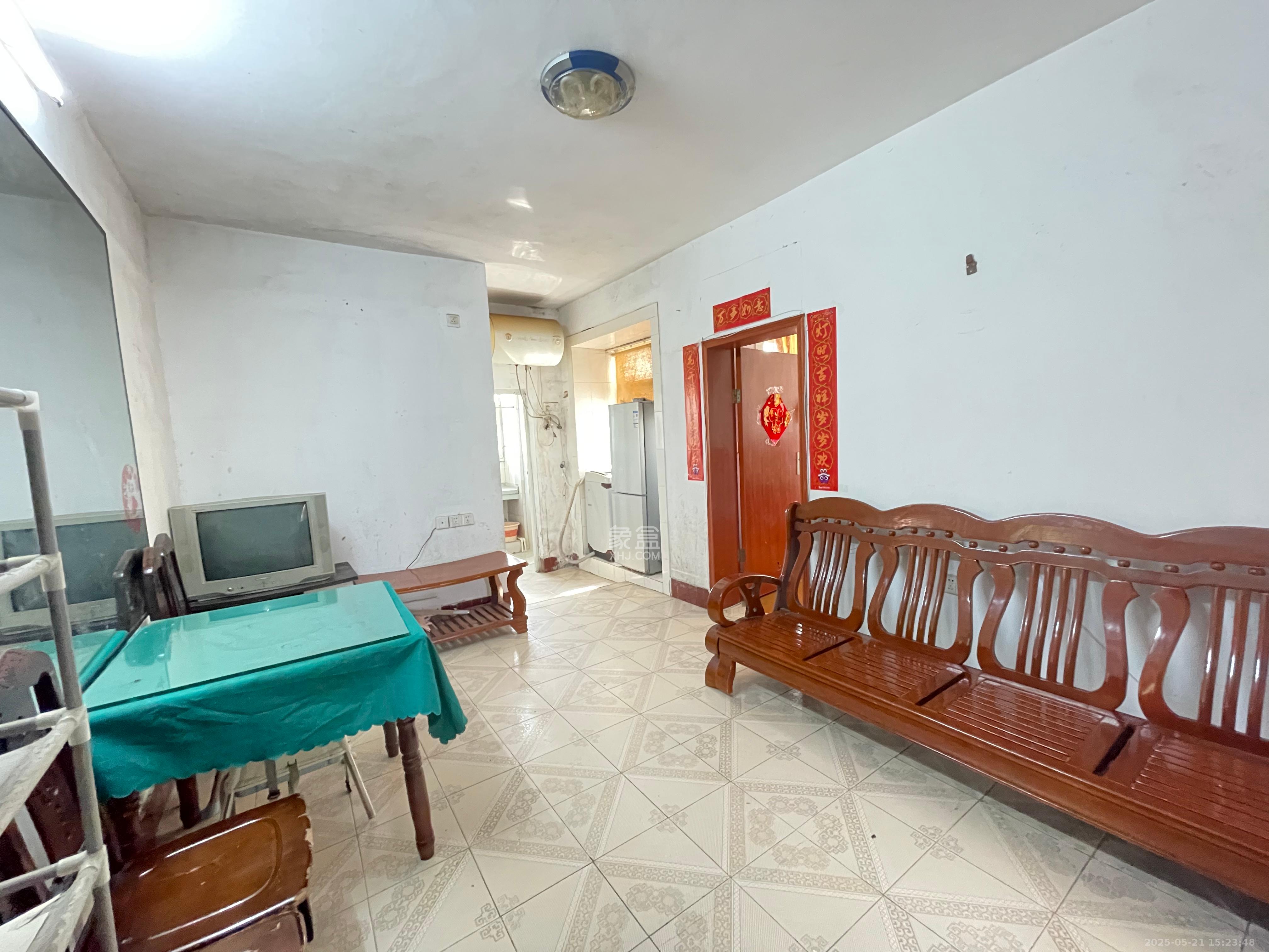 涂家冲社区(涂新小区、农商银行宿舍) 2室1厅1卫 1000.0元/月 涂家冲社区(涂新小区、农商银行宿舍) 2室1厅1卫 1000.0元/月室内图