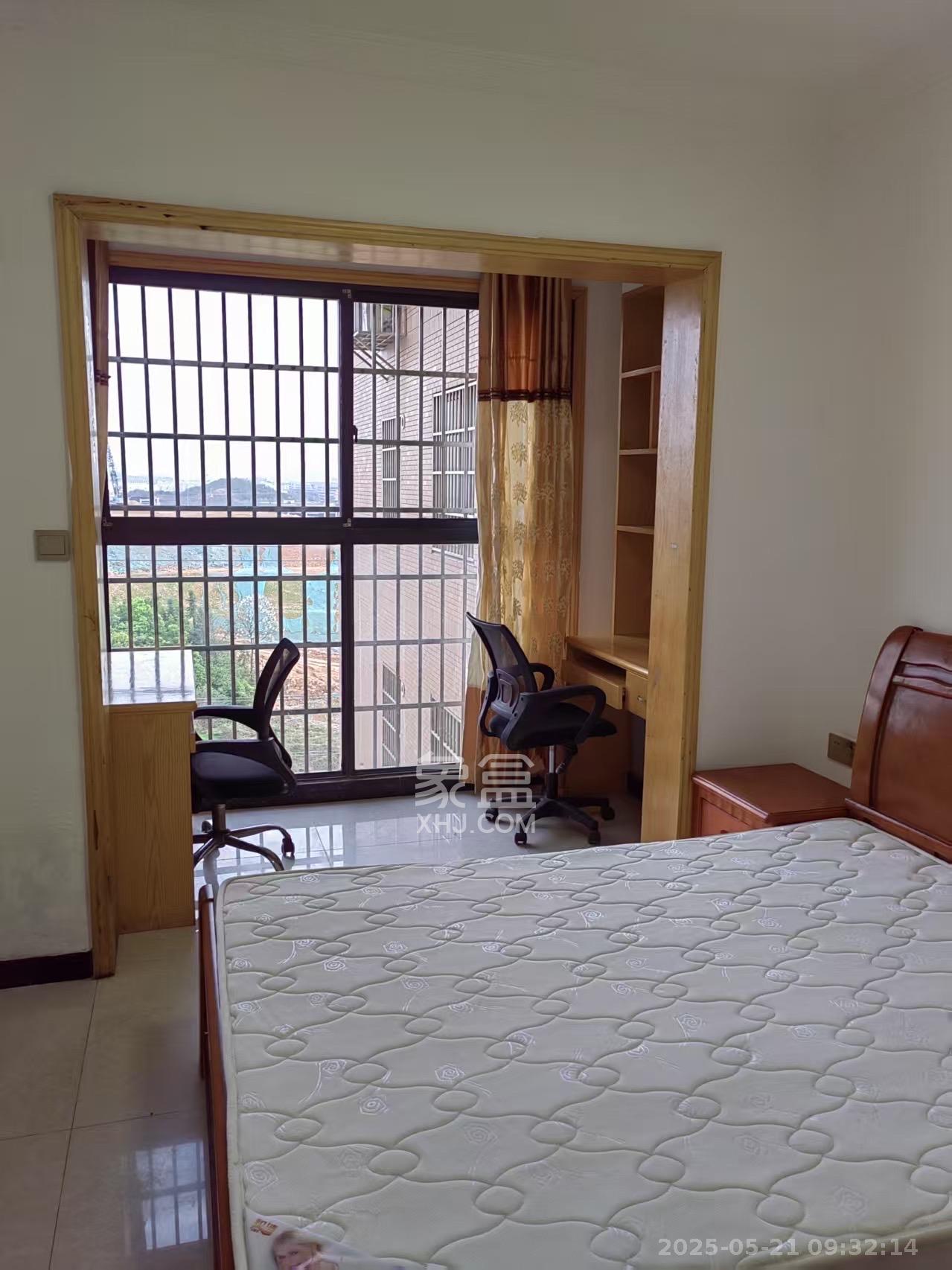 华龙家园(和泰家园) 5室2厅2卫 2200.0元/月 华龙家园(和泰家园) 5室2厅2卫 2200.0元/月室内图