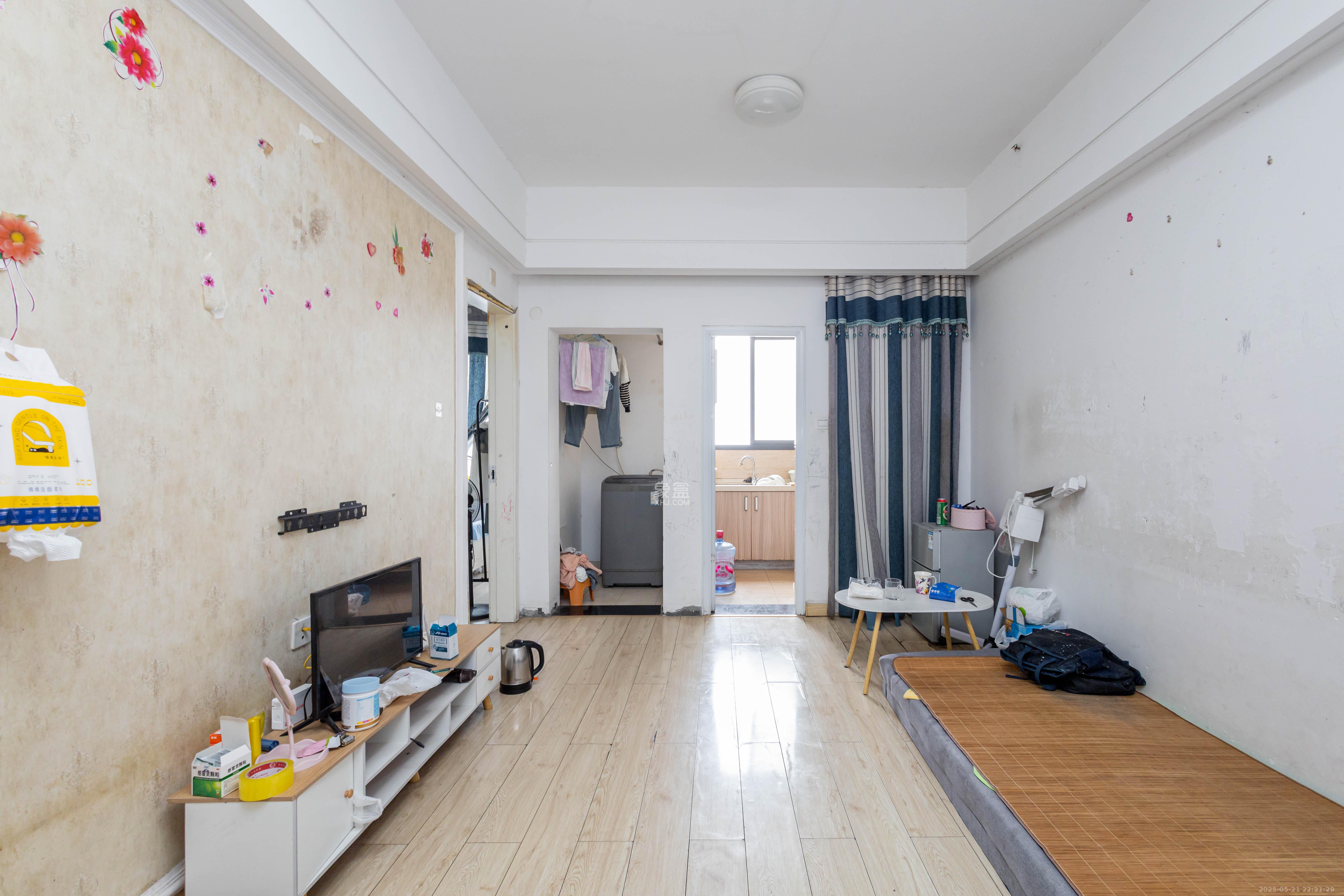 中欣楚天雅郡 2室1厅1卫 24.8万 中欣楚天雅郡 2室1厅1卫 24.8万客厅