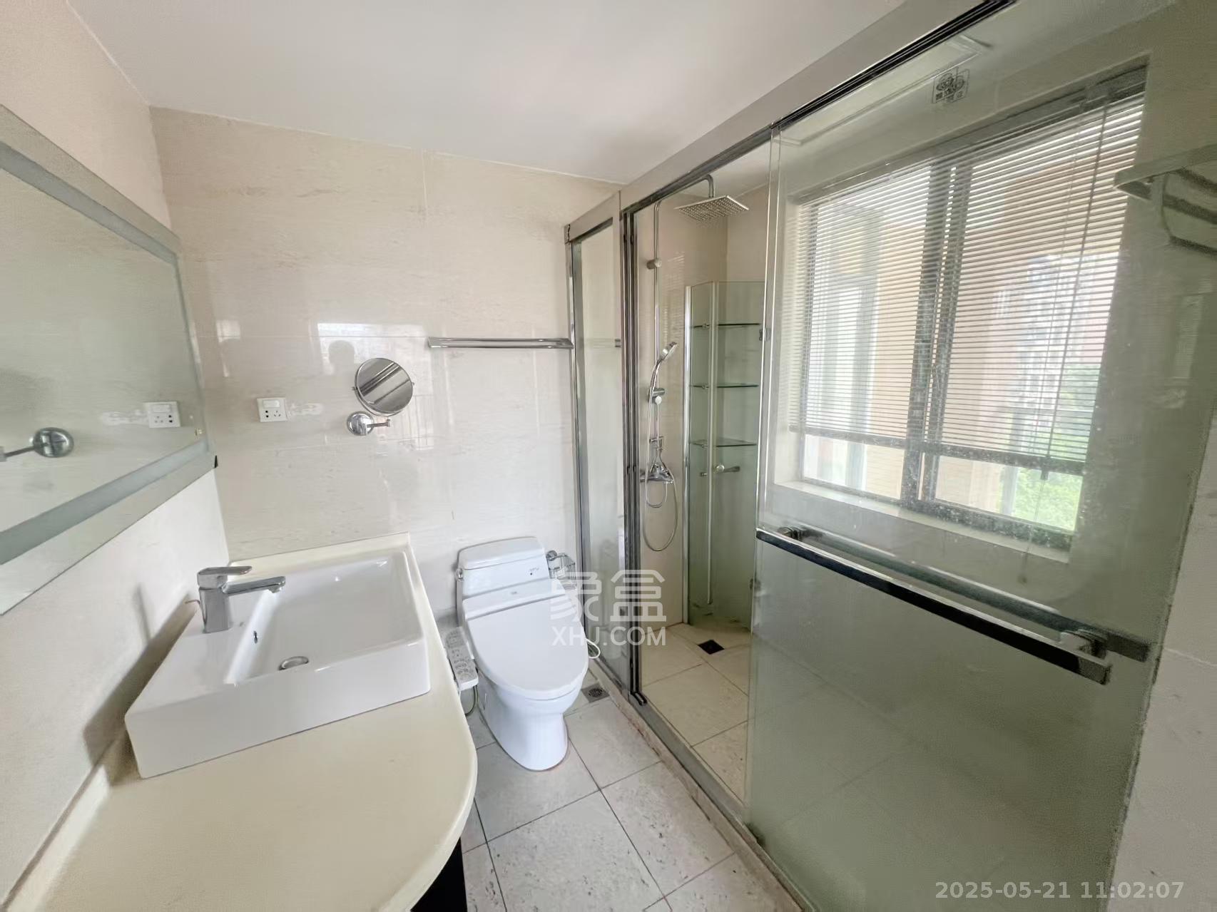 中城丽景香山园  4室2厅2卫   3600.00元/月室内图