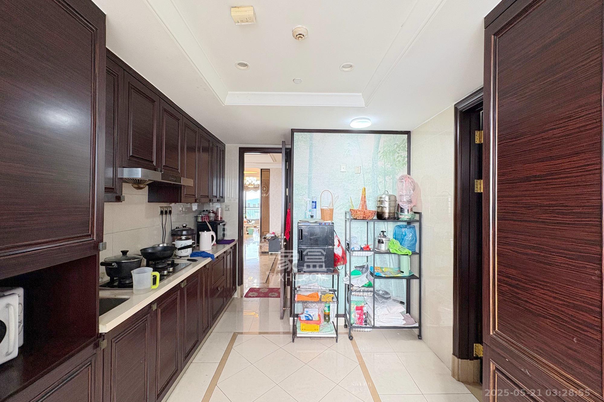 华远隆玺  4室2厅0卫    528.0万 华远隆玺  4室2厅0卫    528.0万厨房