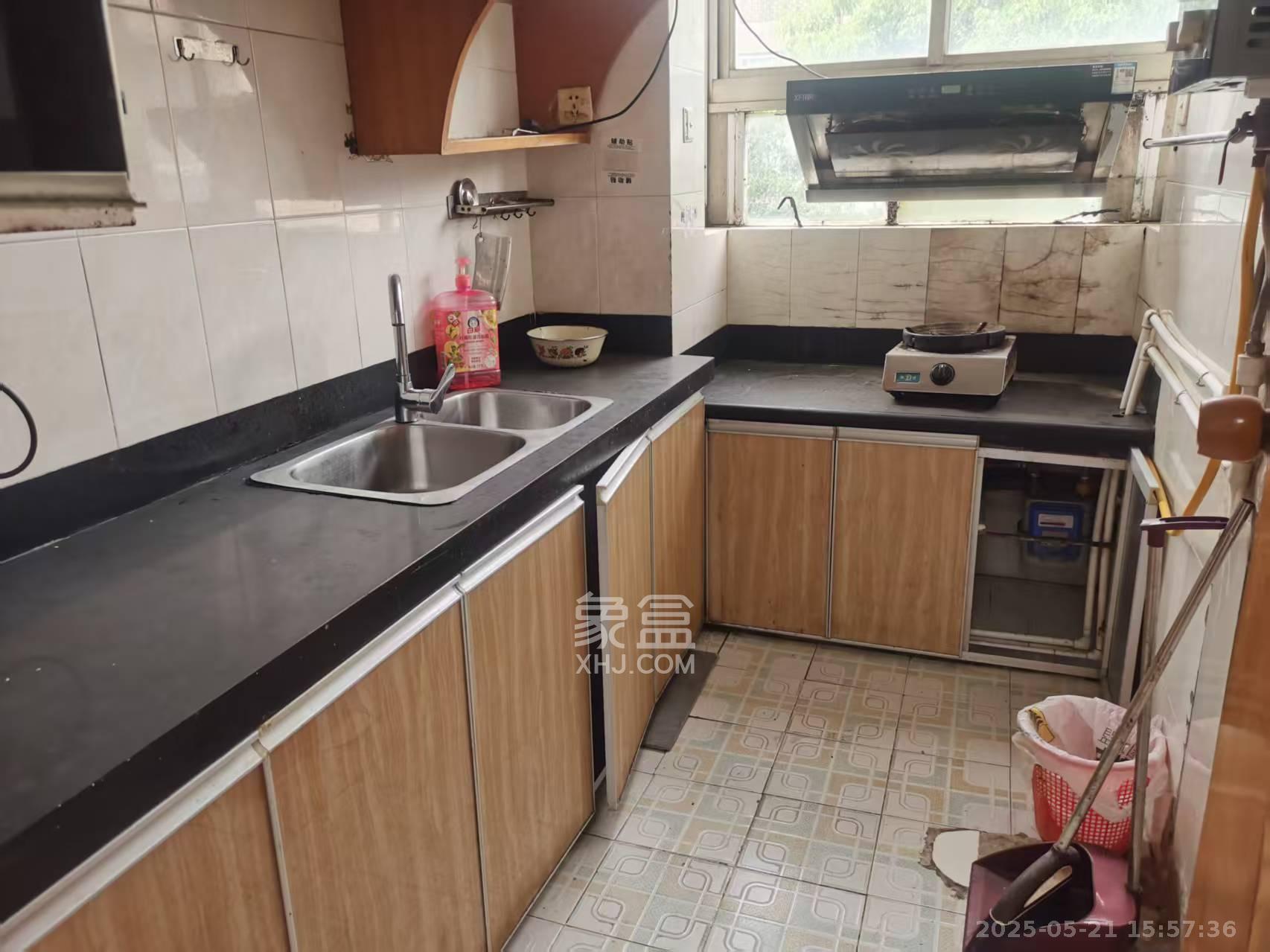 中建五局信和苑三区 3室2厅1卫 1400.0元/月 中建五局信和苑三区 3室2厅1卫 1400.0元/月室内图