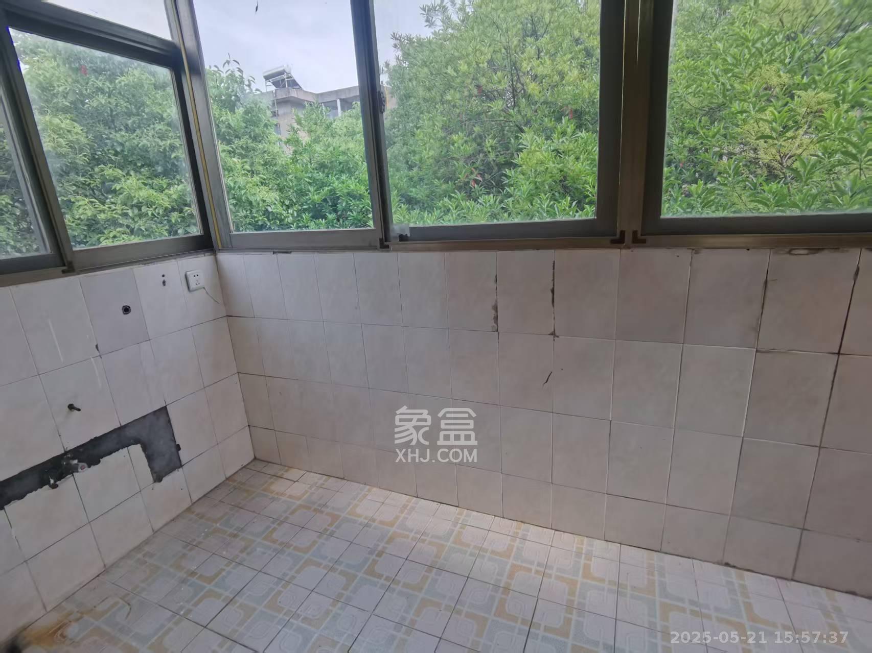 中建五局信和苑三区 3室2厅1卫 1400.0元/月 中建五局信和苑三区 3室2厅1卫 1400.0元/月室内图