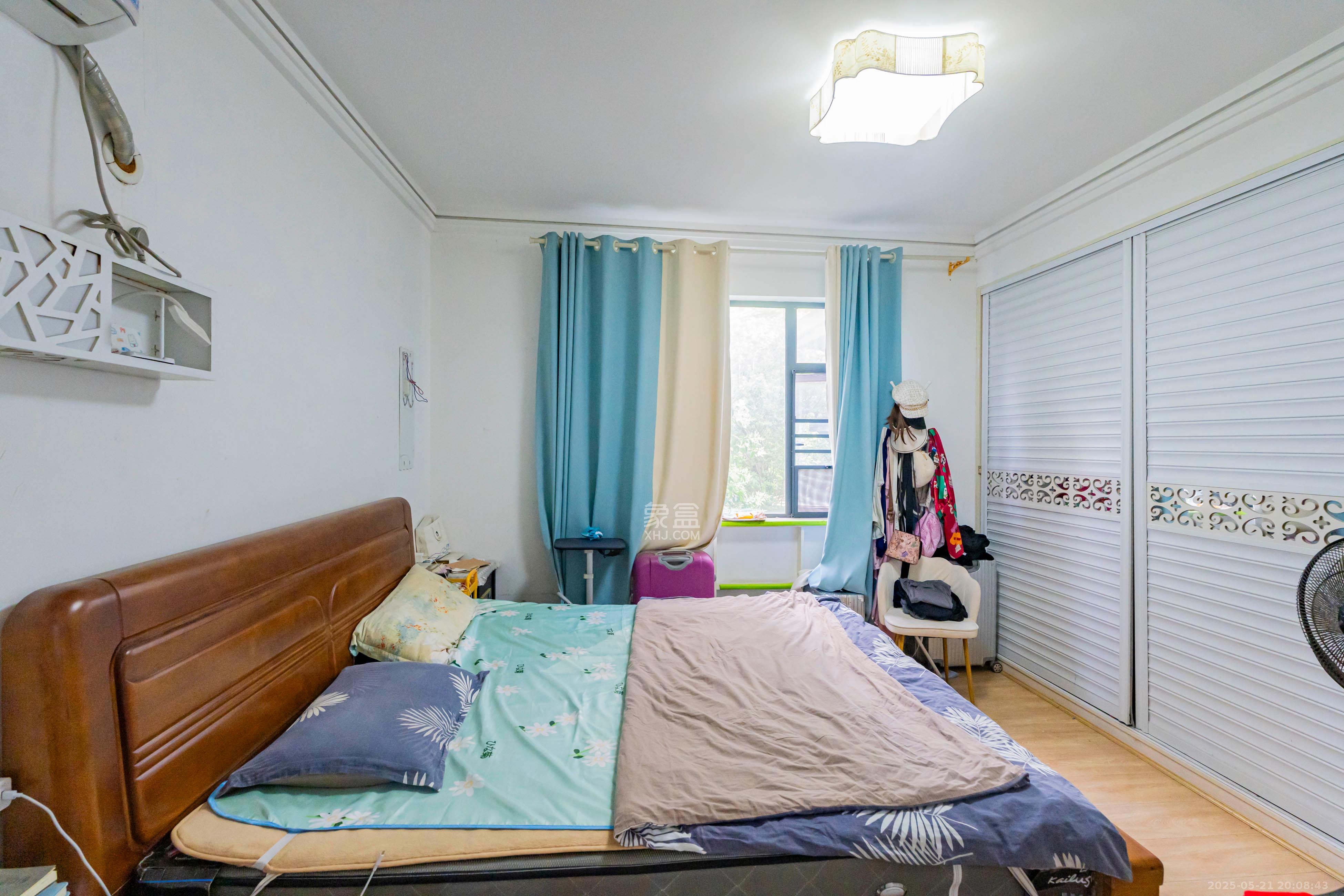 悦湖山 3室2厅1卫 80.0万 悦湖山 3室2厅1卫 80.0万卧室