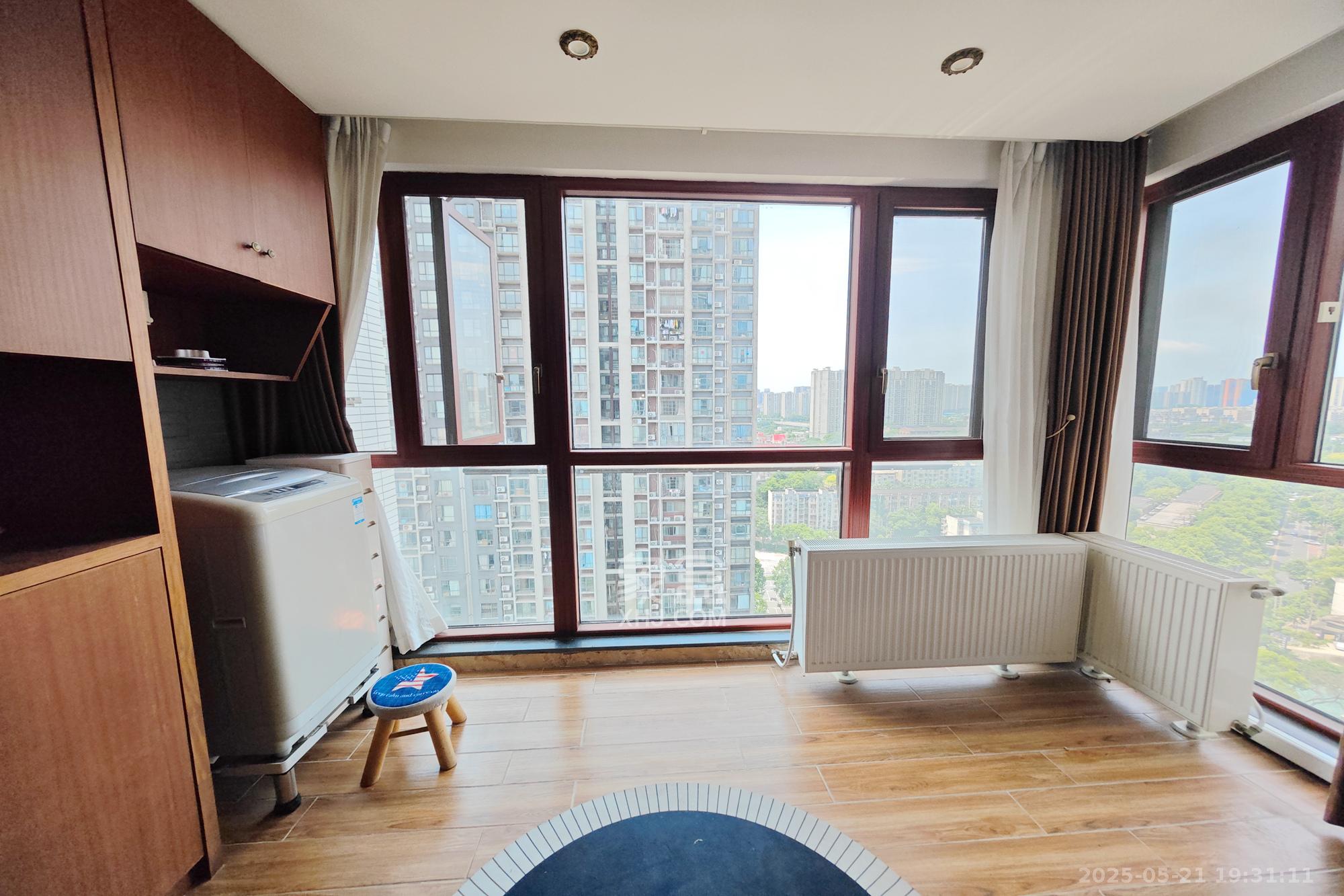 中江佳境天成  3室2厅2卫    108.0万阳台