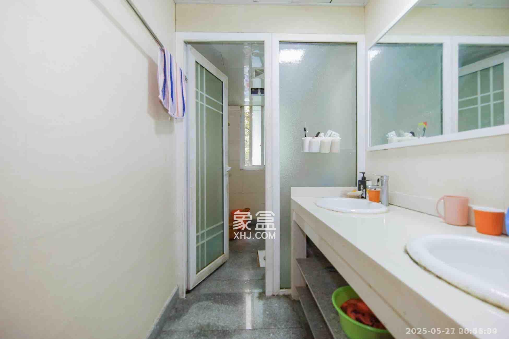 鑫天山水洲城 3室2厅2卫 2600.0元/月 鑫天山水洲城 3室2厅2卫 2600.0元/月室内图