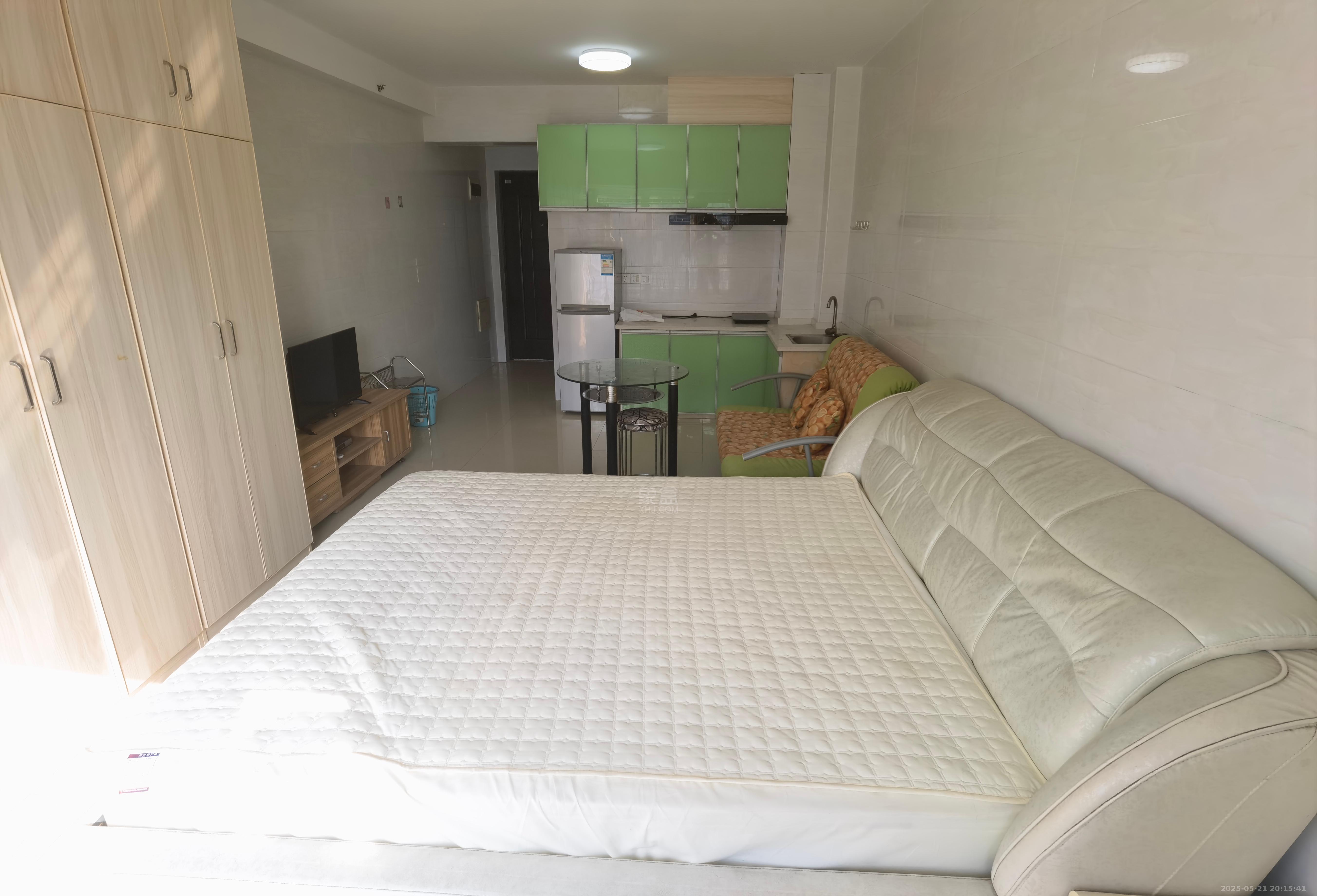 美的城三期  1室1厅1卫   1100.00元/月室内图