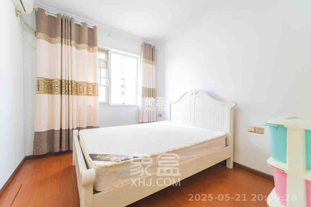 MOMA当代广场  3室2厅1卫   1800.00元/月室内图