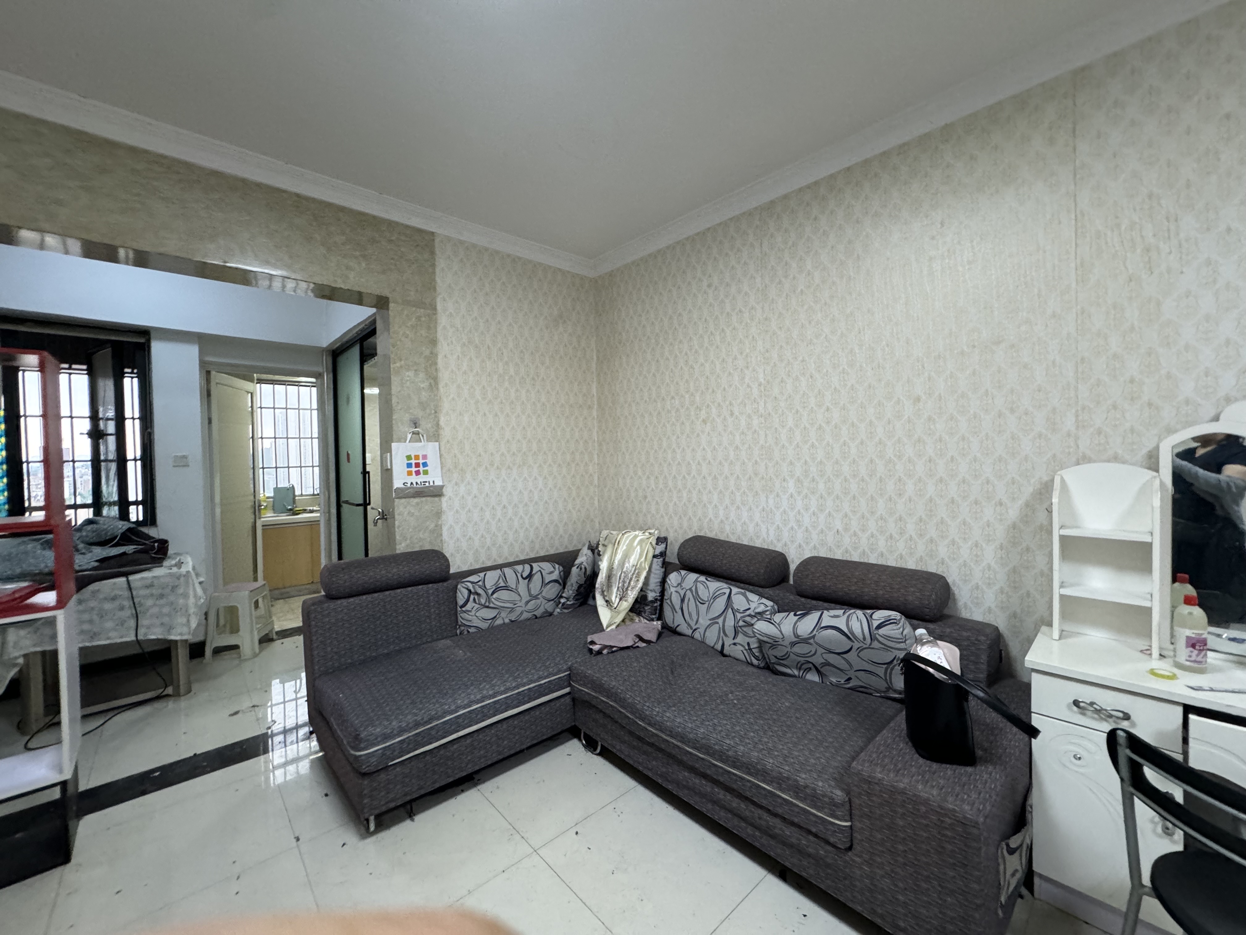 龙泰上品 1室1厅1卫 22.8万 龙泰上品 1室1厅1卫 22.8万客厅