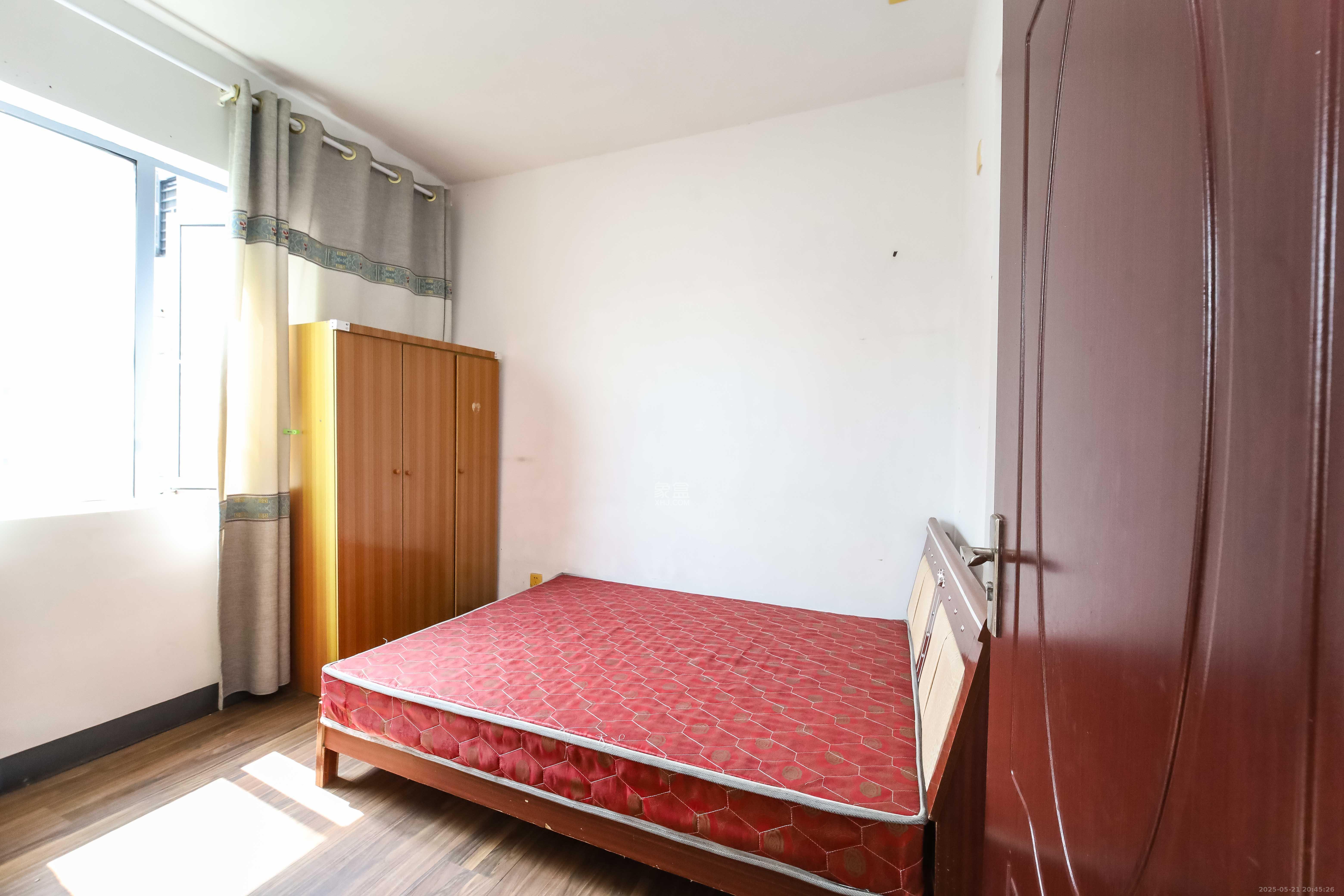 银港水晶城  2室2厅1卫    66.0万 银港水晶城  2室2厅1卫    66.0万卧室