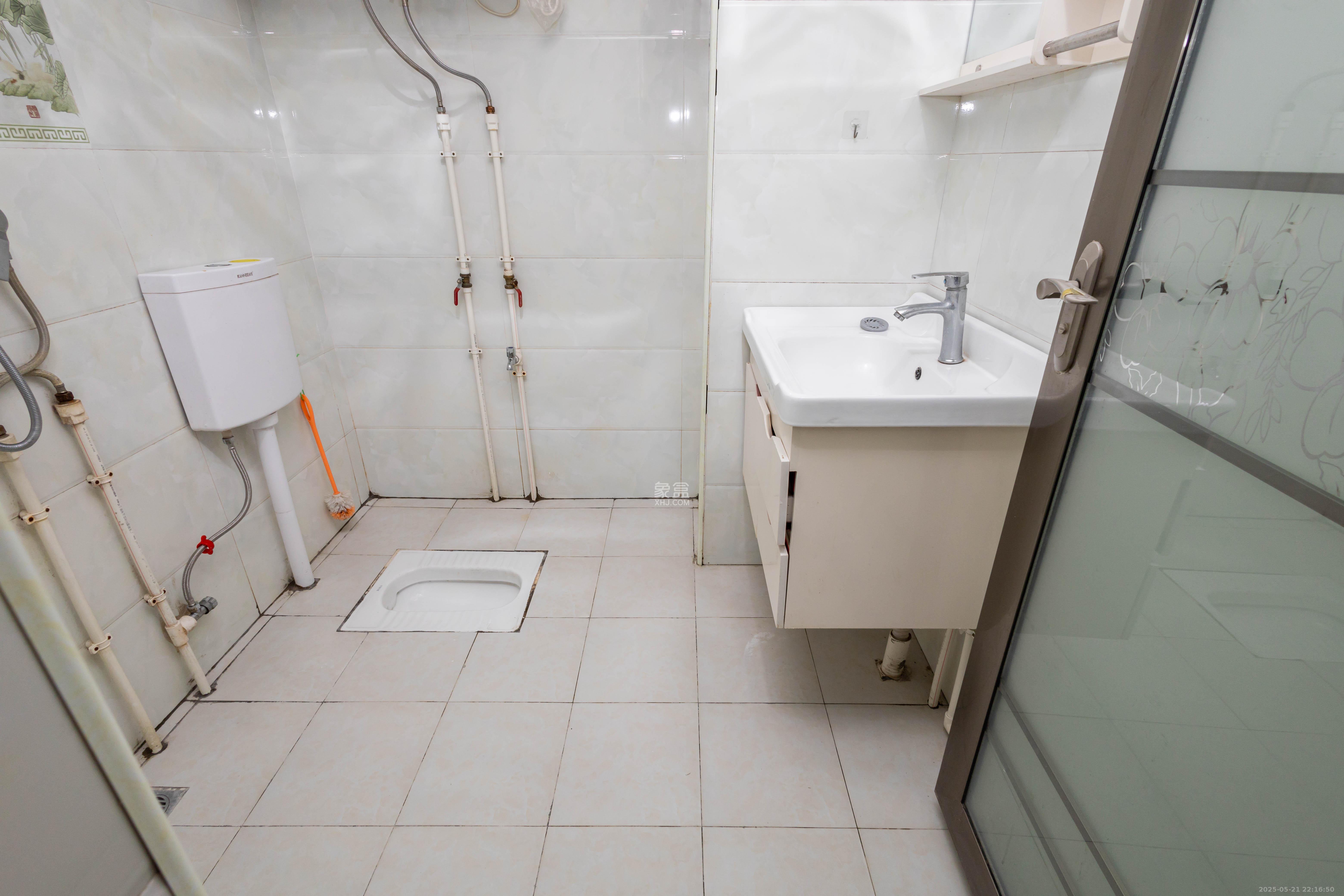 中国铁建国际城二期 3室2厅1卫 59.0万 中国铁建国际城二期 3室2厅1卫 59.0万卫生间