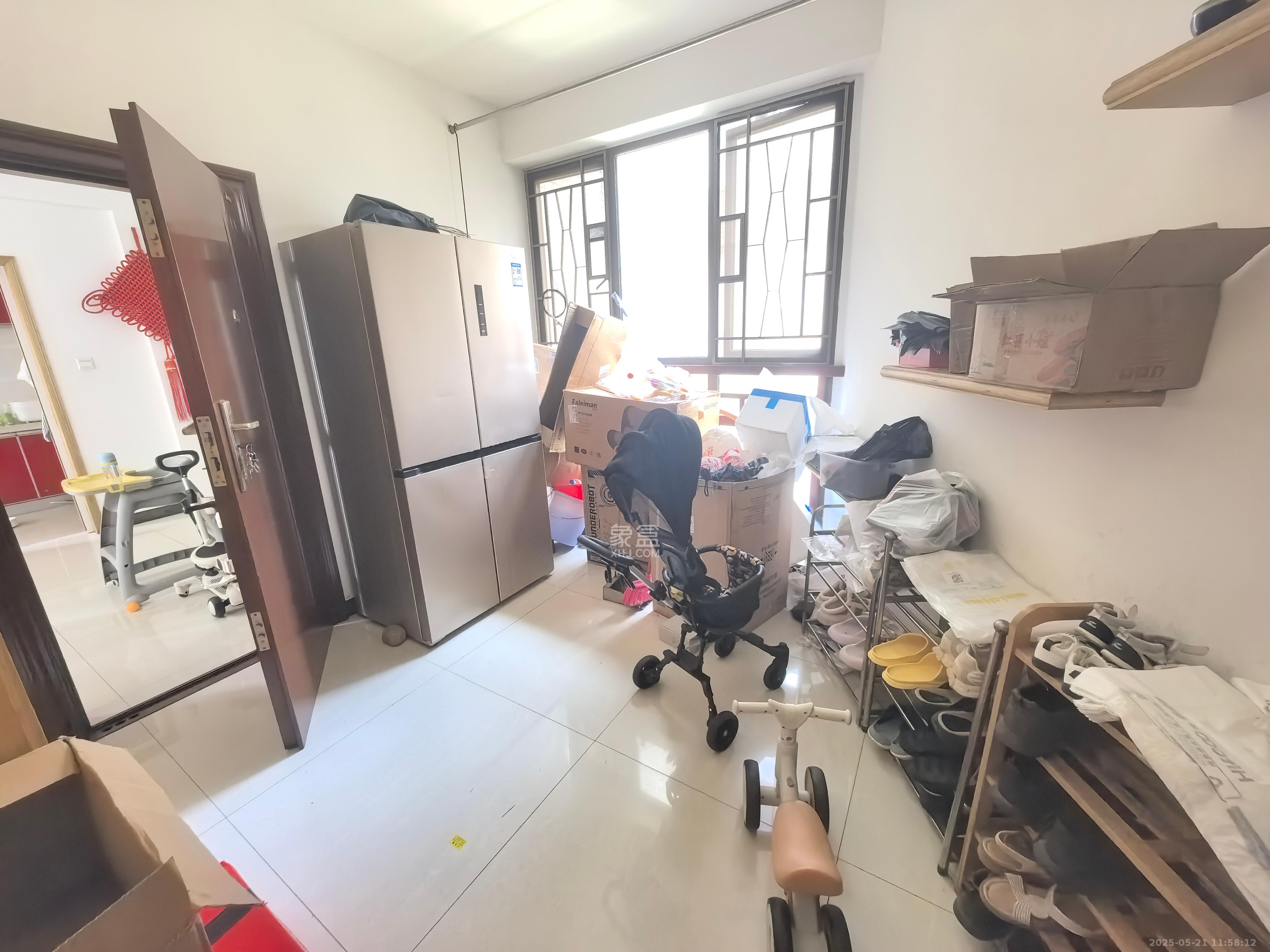 高信向日葵  3室2厅2卫   3200.00元/月