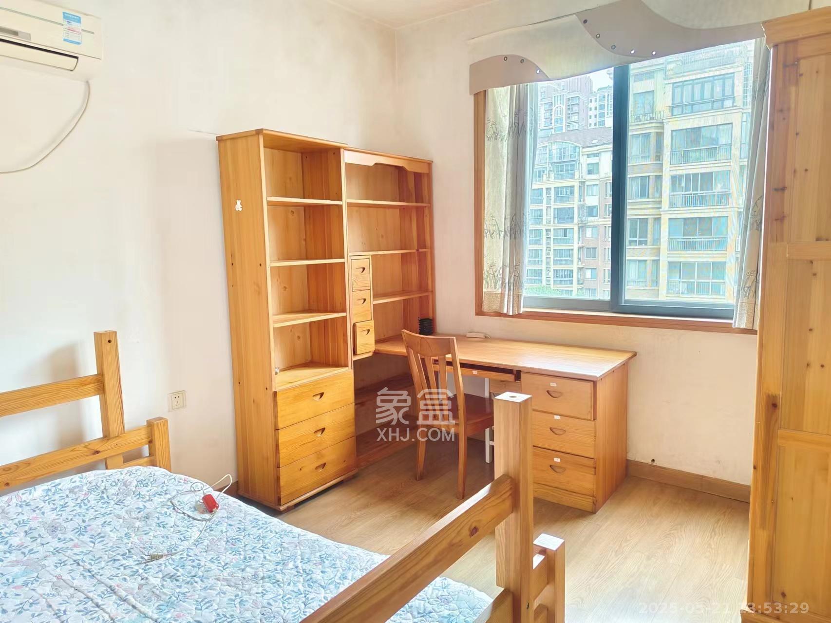 上海城小区  3室2厅2卫   2600.00元/月室内图