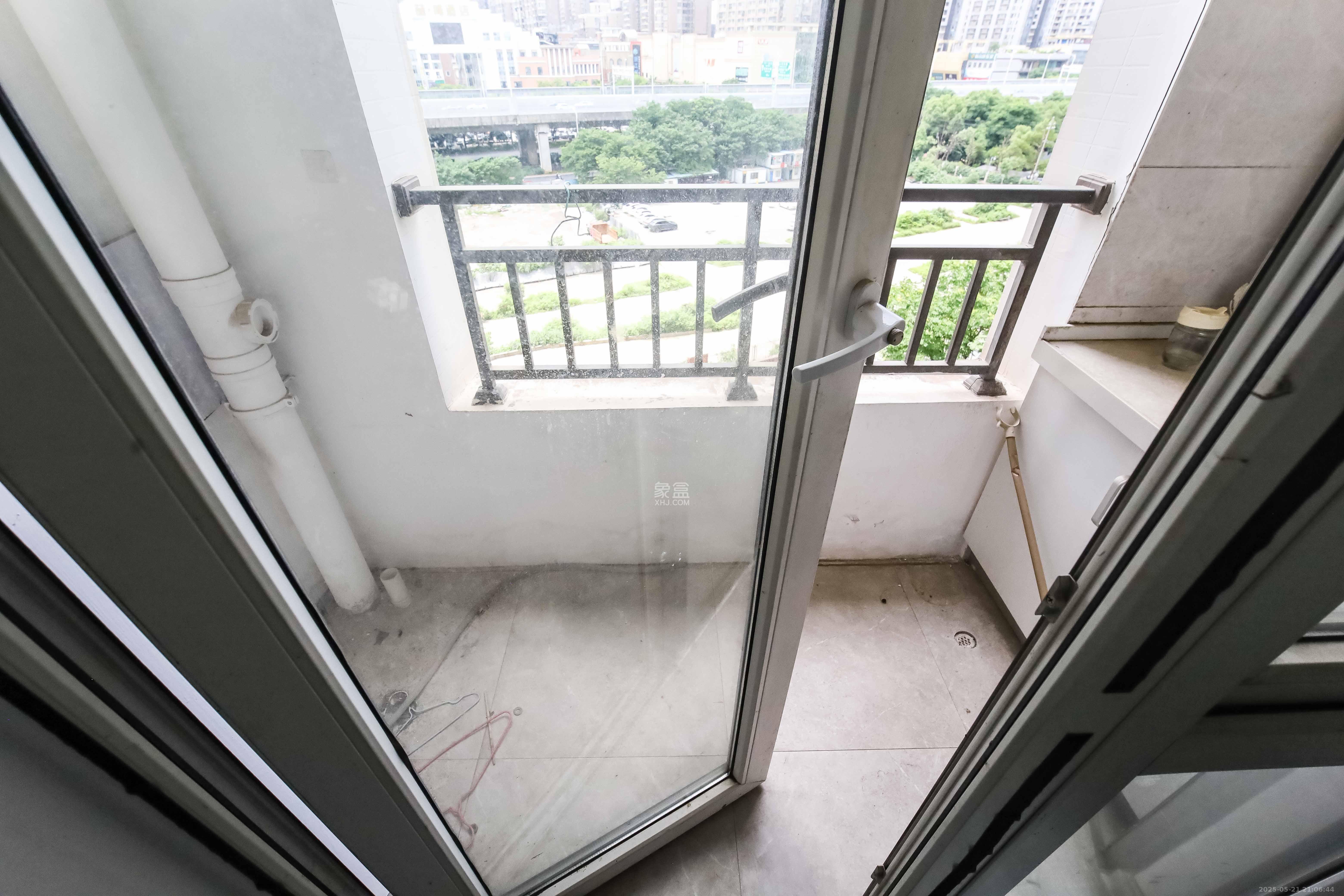 金地格林公馆  3室2厅2卫    115.0万 金地格林公馆  3室2厅2卫    115.0万阳台