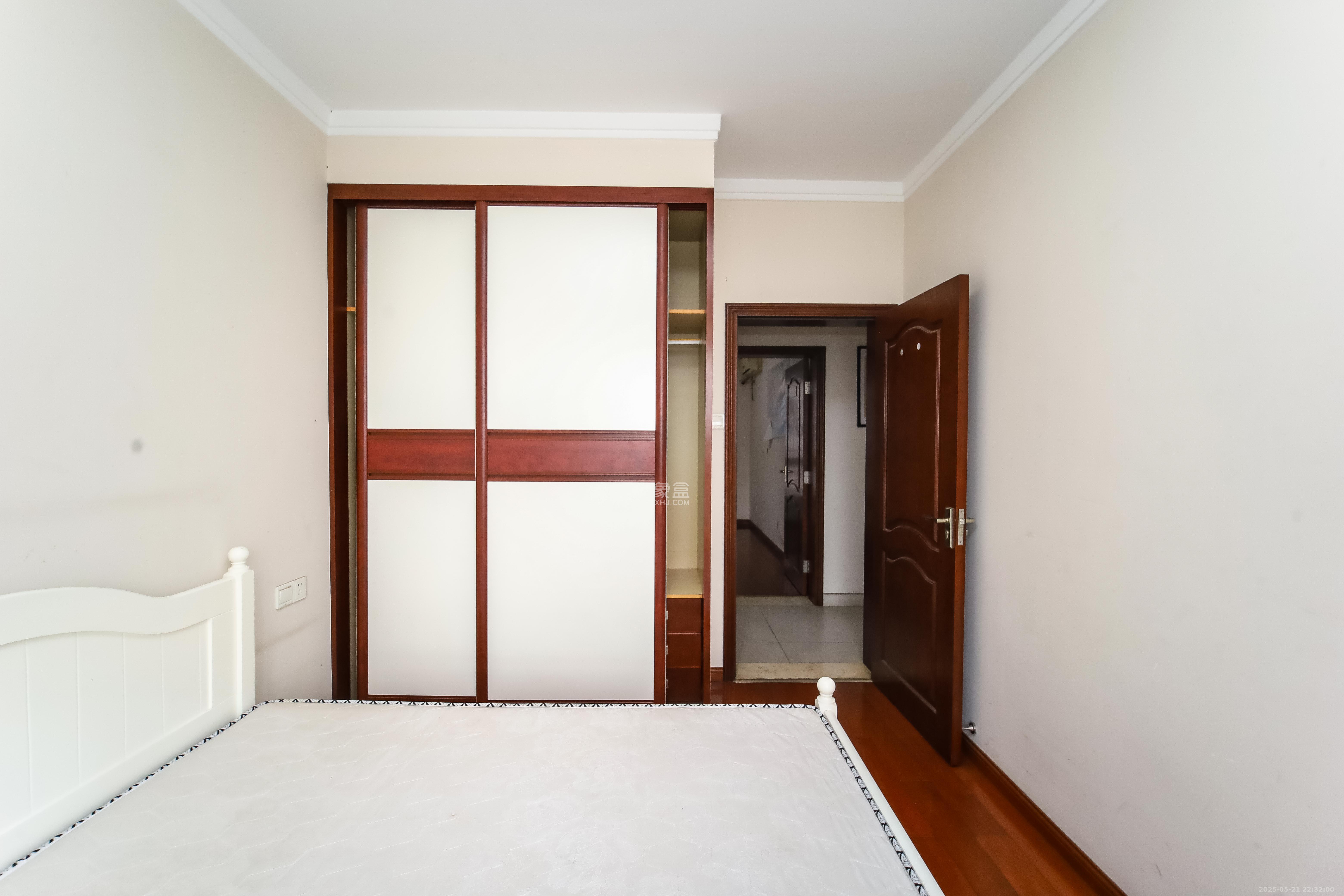 东门壹号家园  4室2厅2卫    108.0万卧室