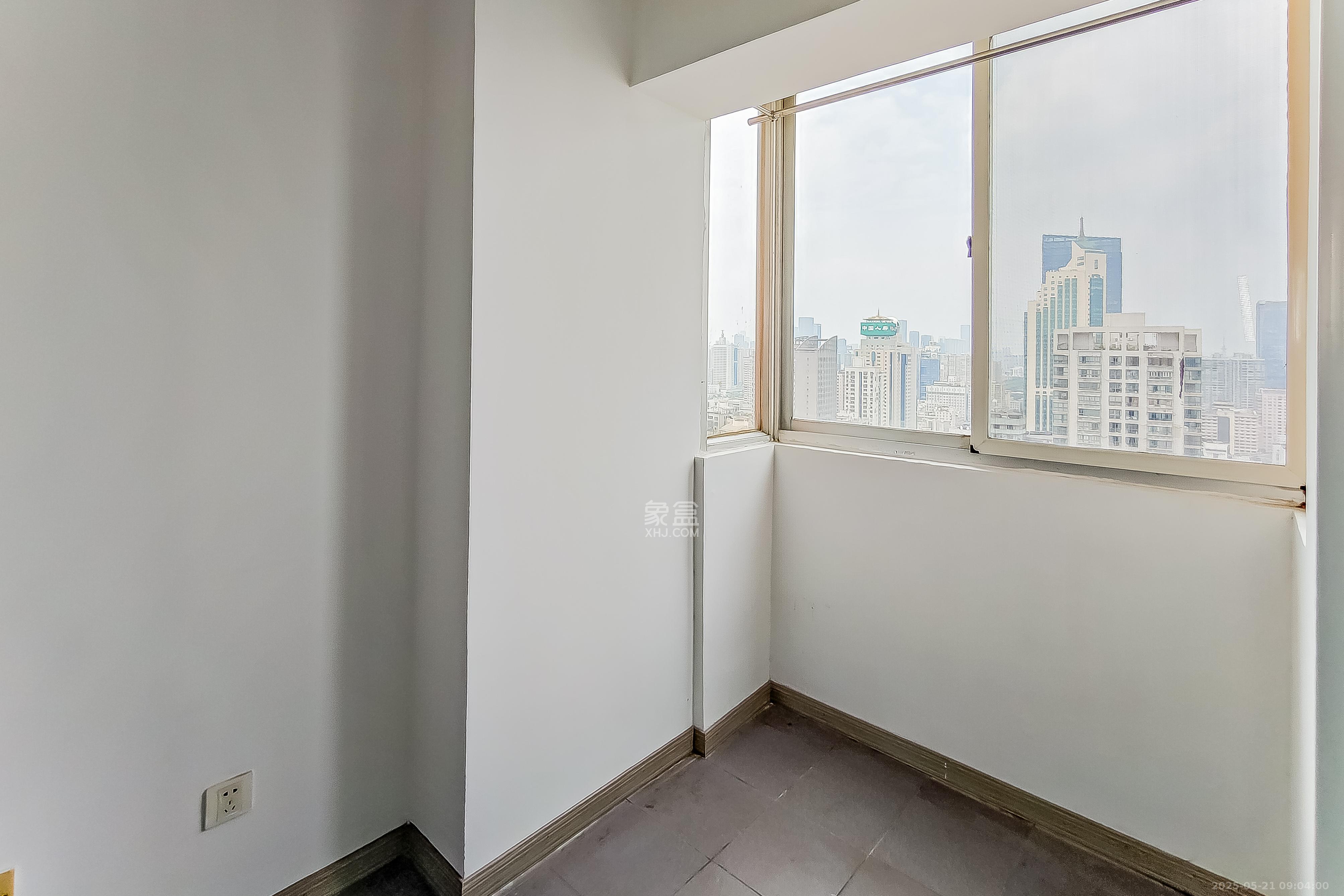 宏景名厦 2室1厅2卫 52.0万 宏景名厦 2室1厅2卫 52.0万阳台