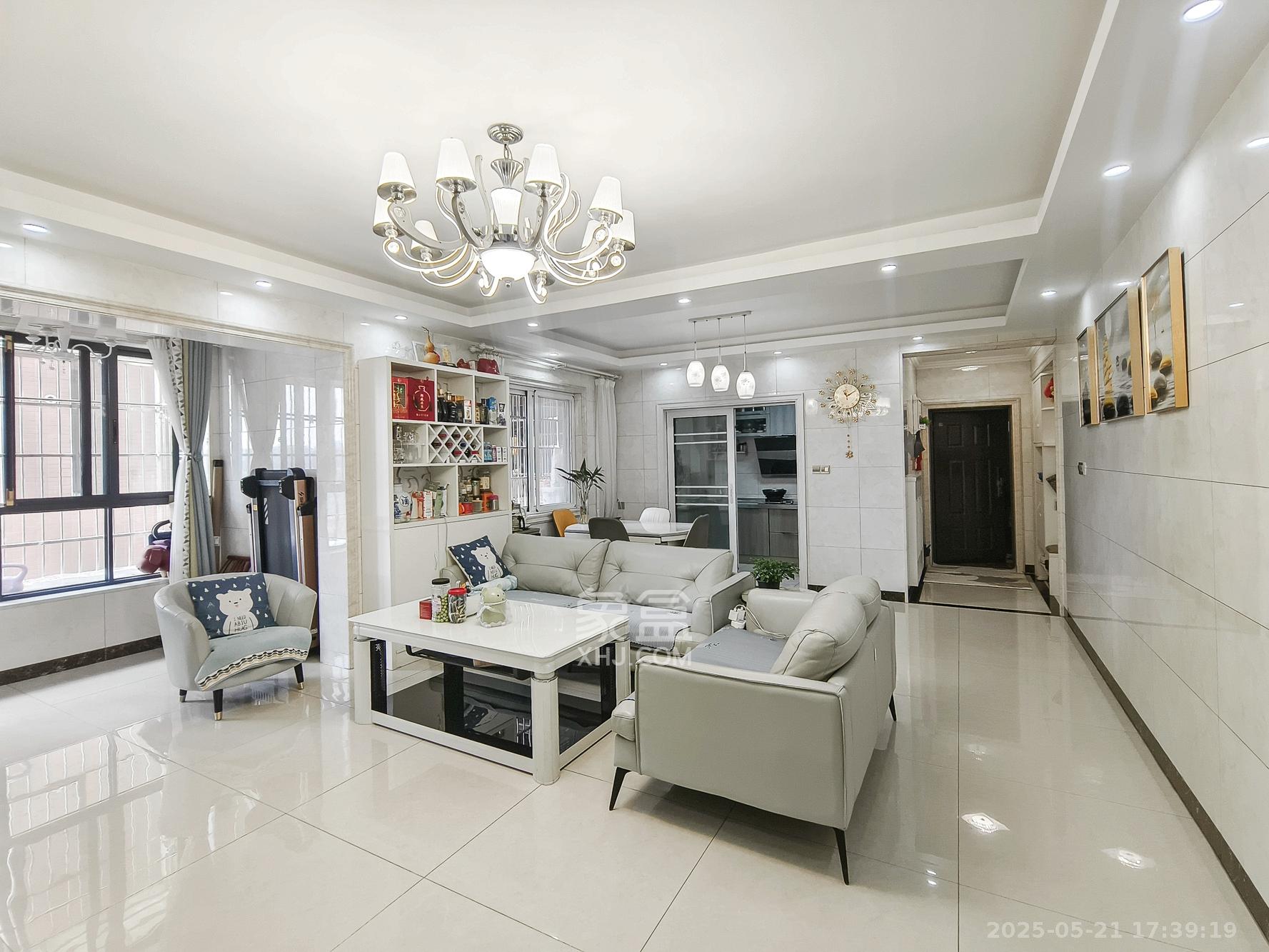 山水湾 1室0厅0卫 100.0万 山水湾 1室0厅0卫 100.0万客厅