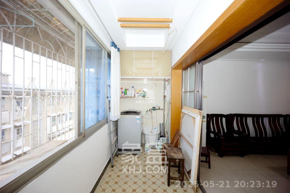 鸿园小区  3室2厅1卫   2800.00元/月室内图