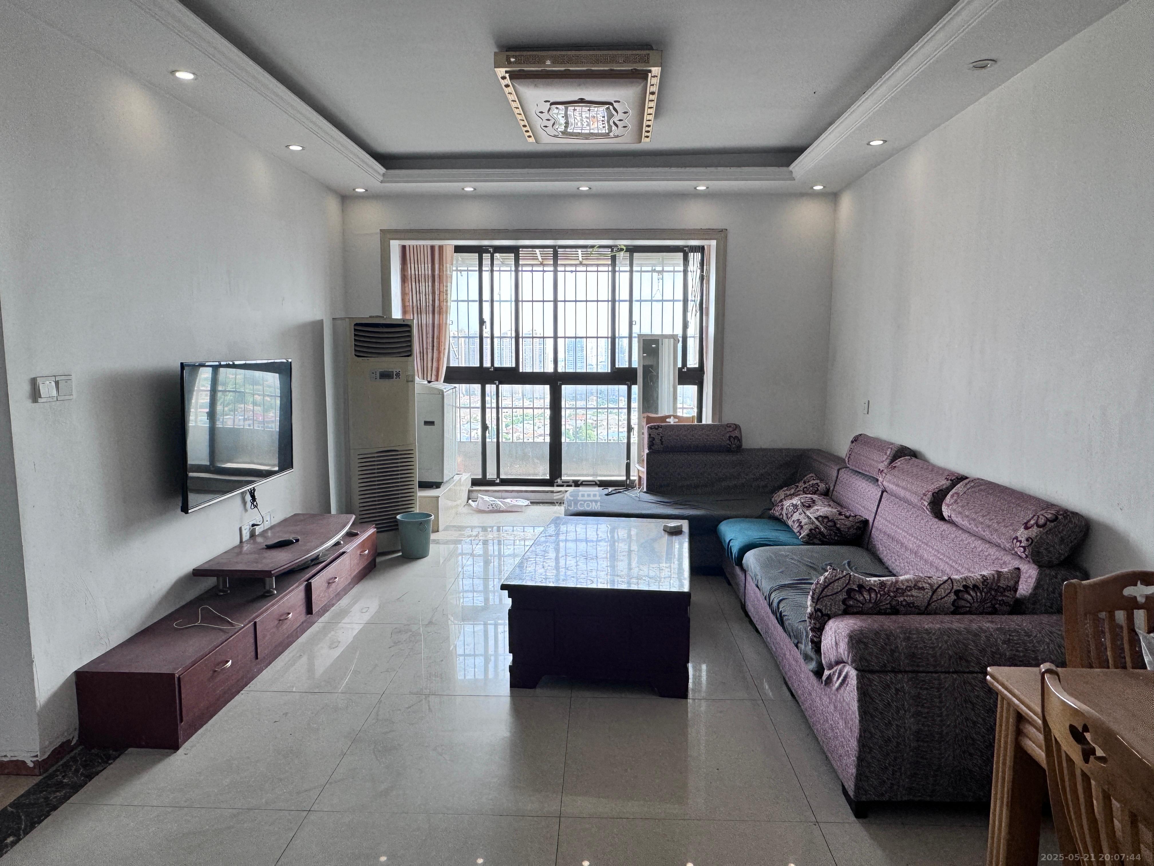 盛地春天里 3室2厅1卫 1300.0元/月 盛地春天里 3室2厅1卫 1300.0元/月室内图