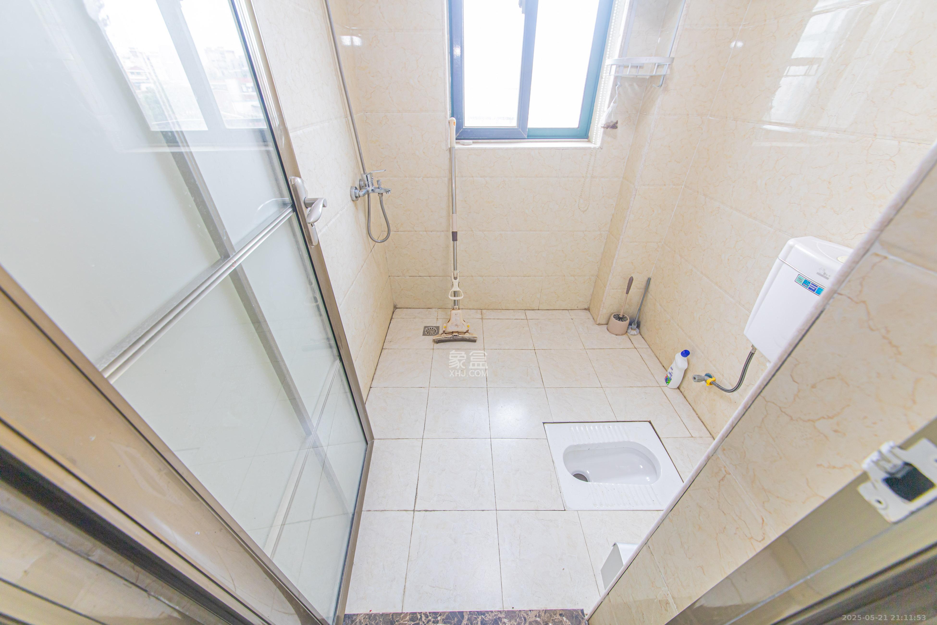 富景园 3室2厅1卫 95.0万 富景园 3室2厅1卫 95.0万卫生间