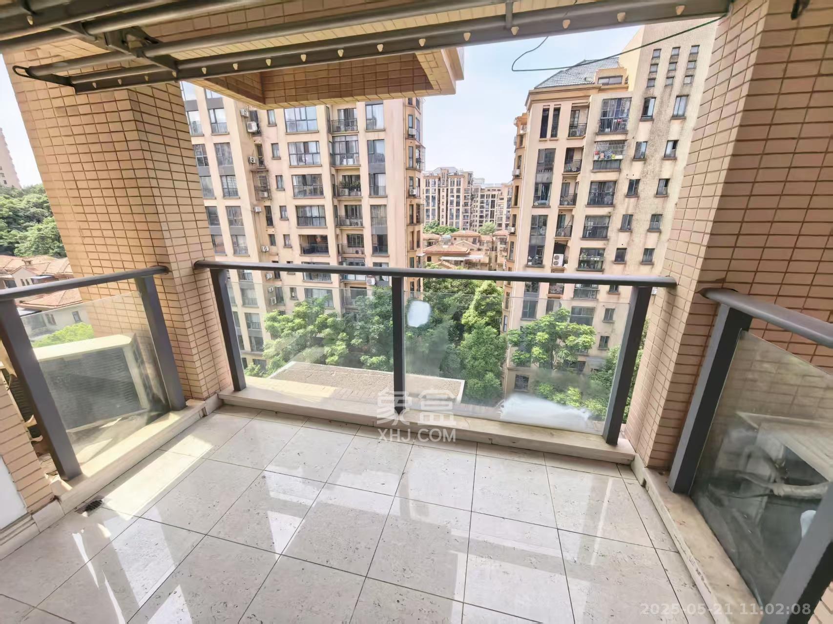 中城丽景香山园  4室2厅2卫   3600.00元/月室内图