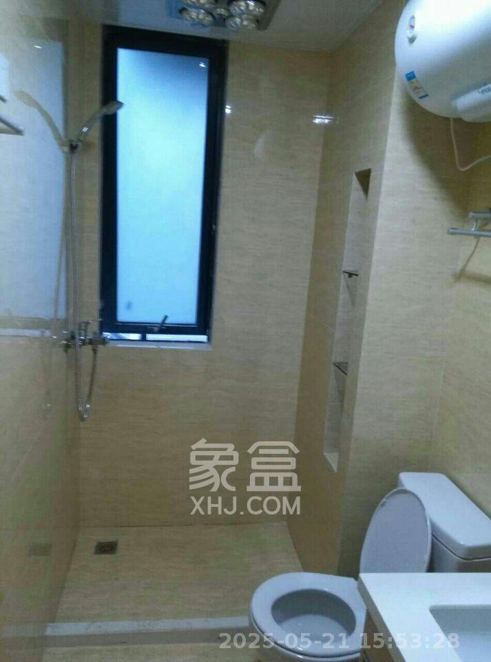 绿地中央广场  2室1厅1卫   2300.00元/月室内图