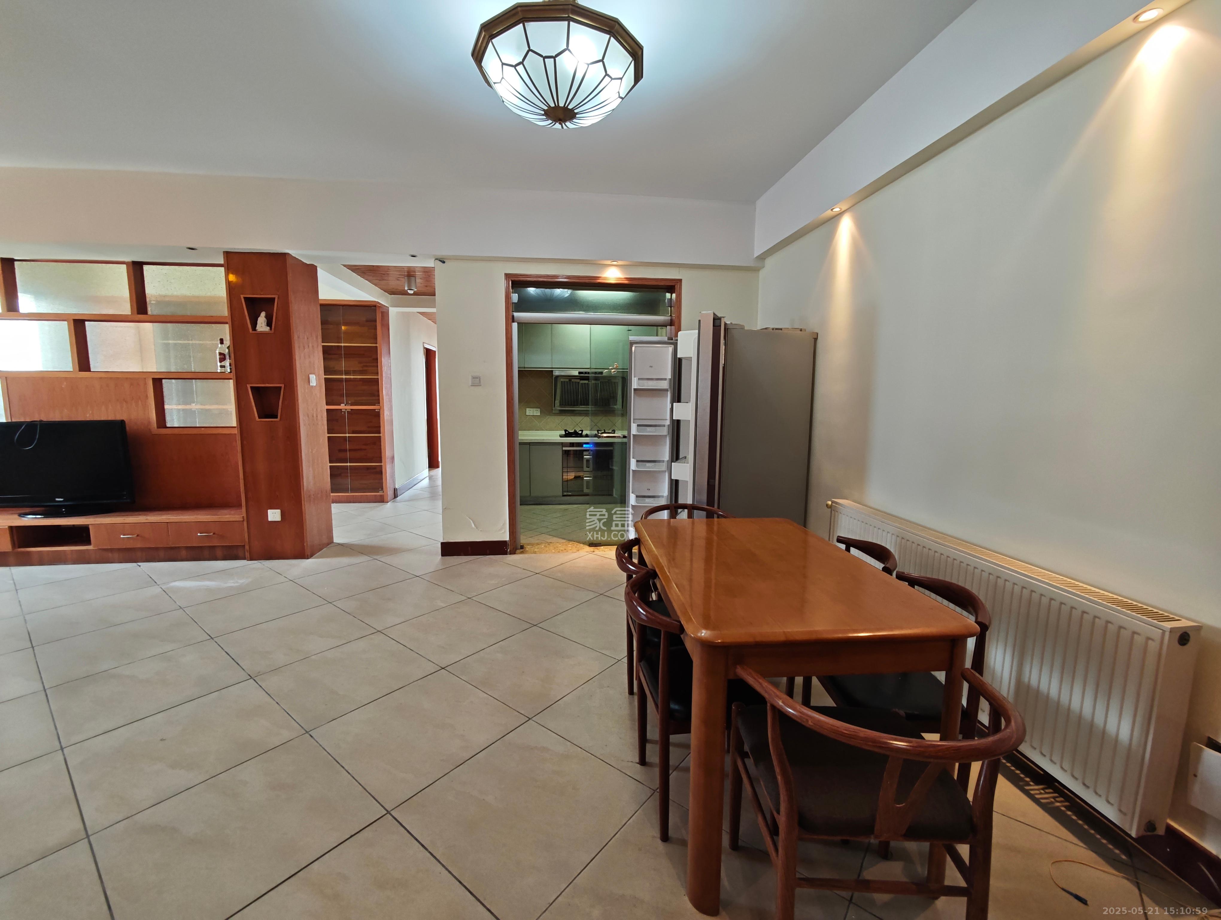 滨江君悦香邸 3室2厅2卫 3000.0元/月 滨江君悦香邸 3室2厅2卫 3000.0元/月室内图