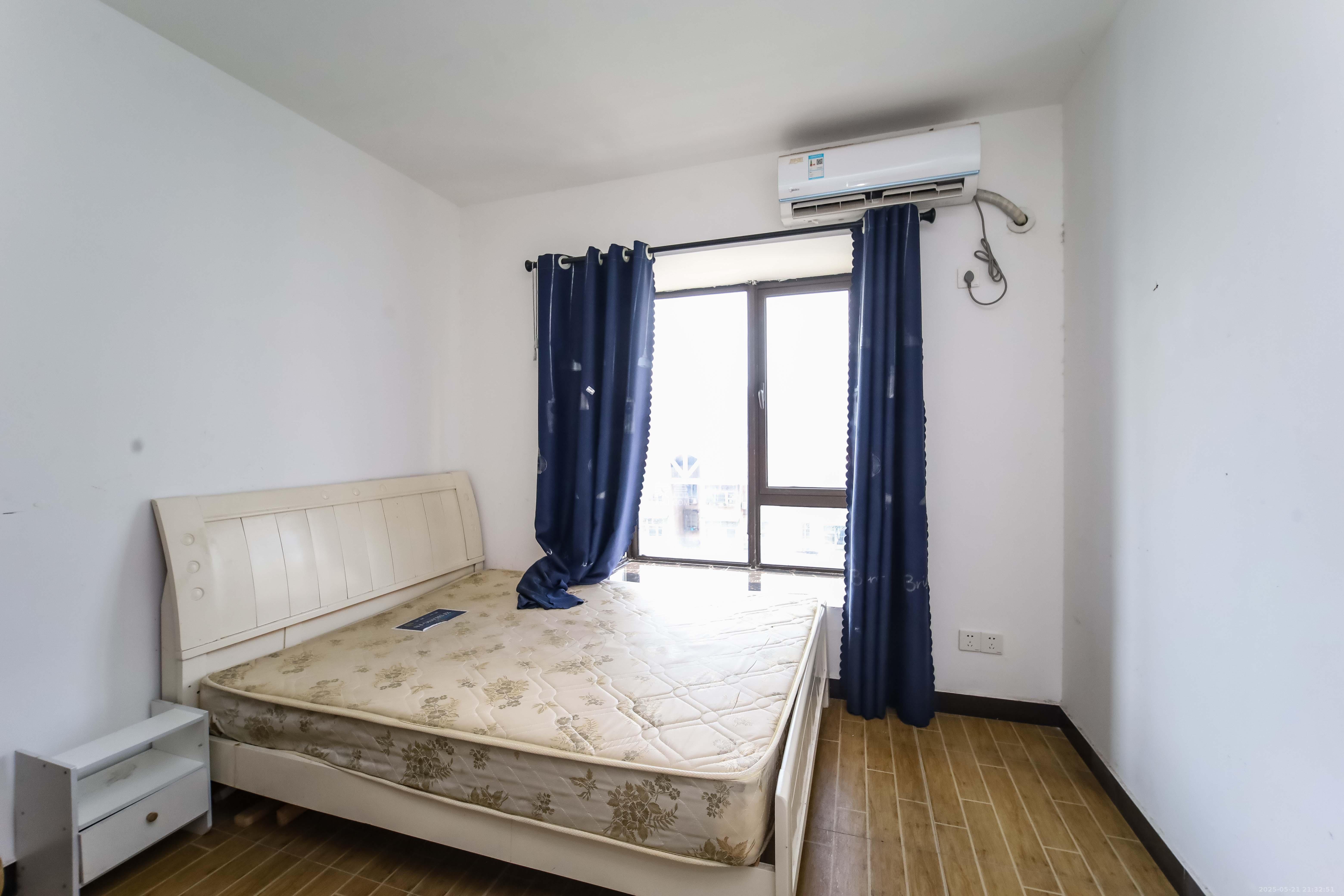 中欣楚天熙苑 1室2厅2卫 100.0万 中欣楚天熙苑 1室2厅2卫 100.0万卧室