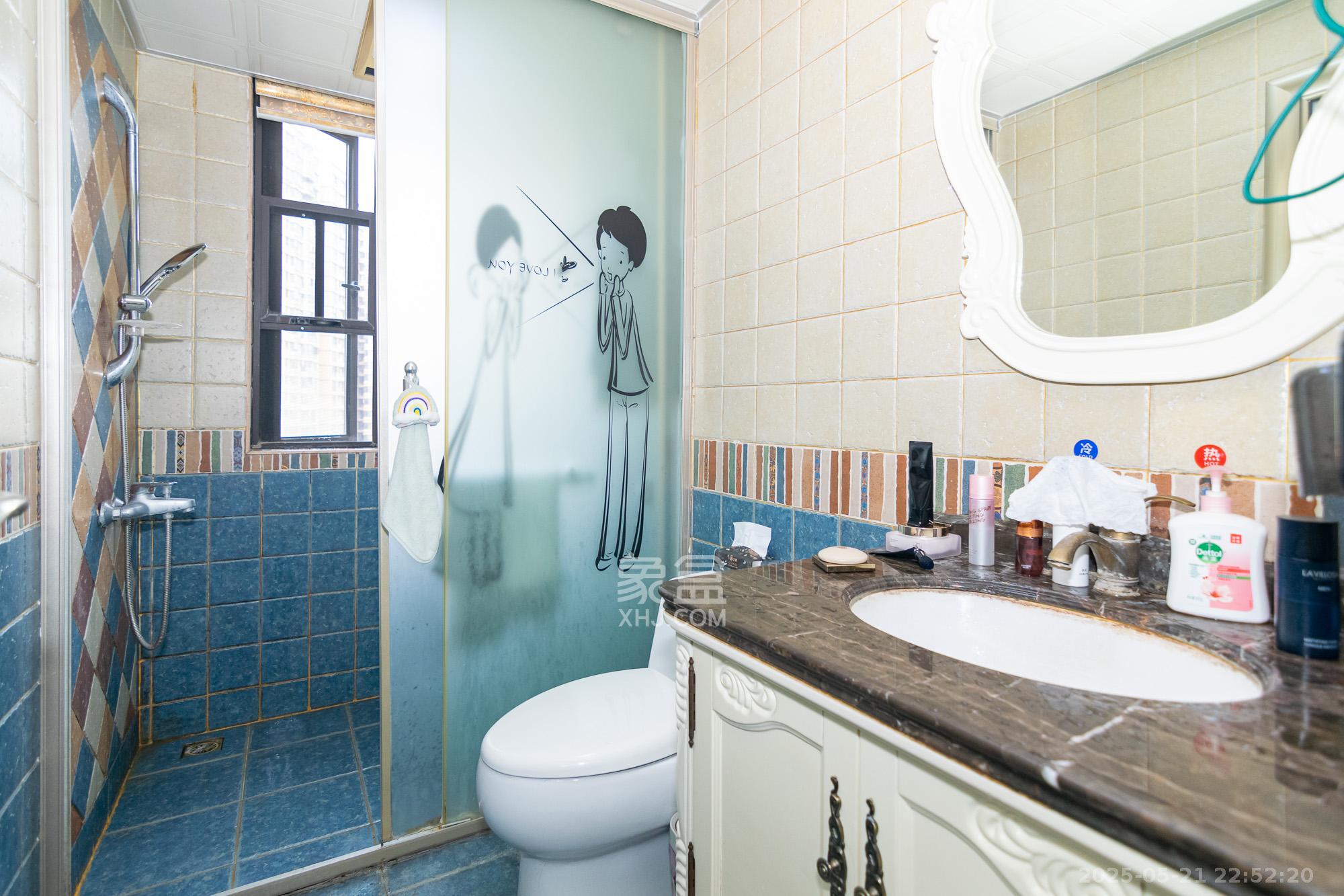 润和紫郡一期 3室2厅2卫 73.5万 润和紫郡一期 3室2厅2卫 73.5万卫生间