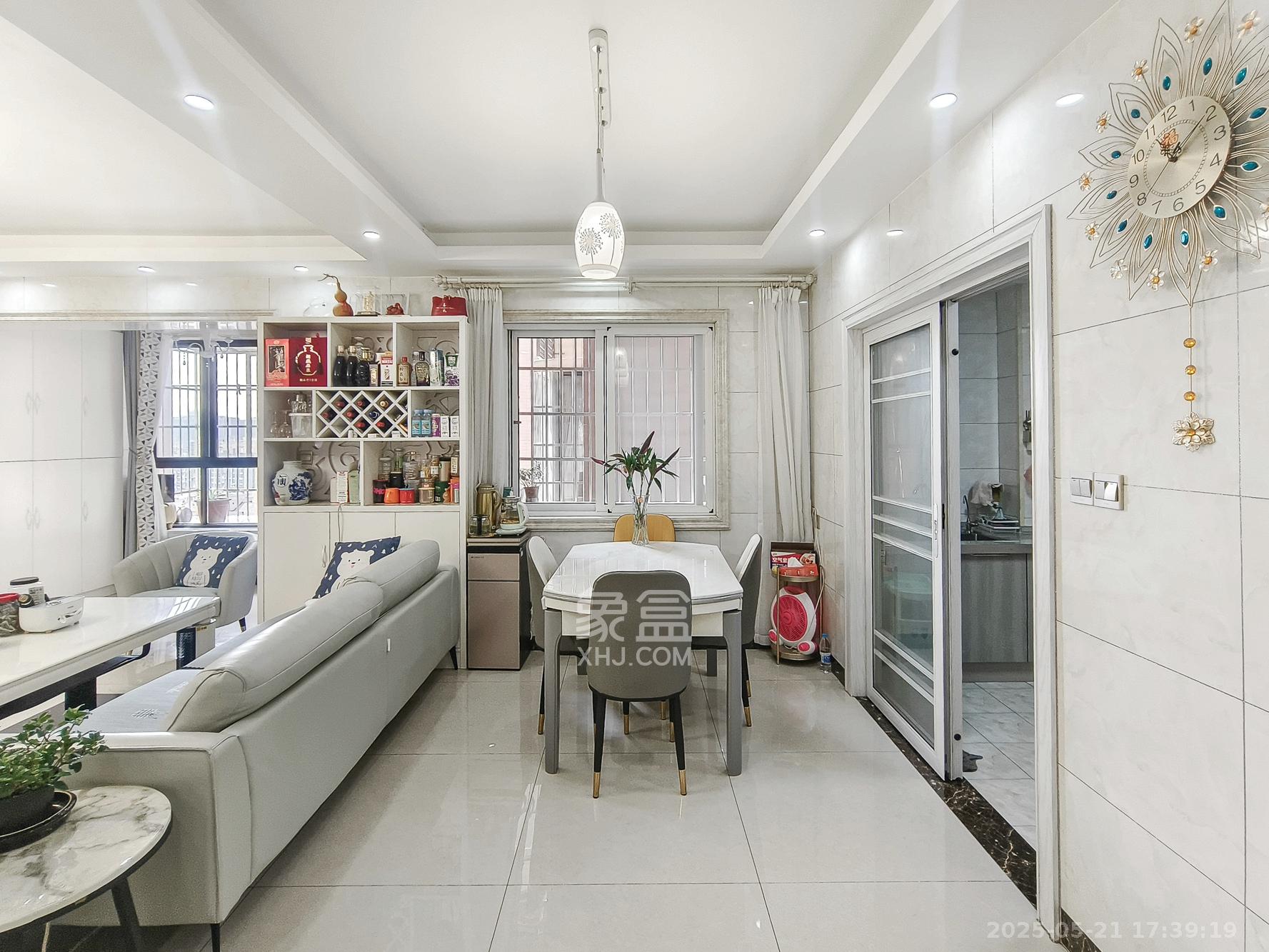 山水湾 1室0厅0卫 100.0万 山水湾 1室0厅0卫 100.0万客厅