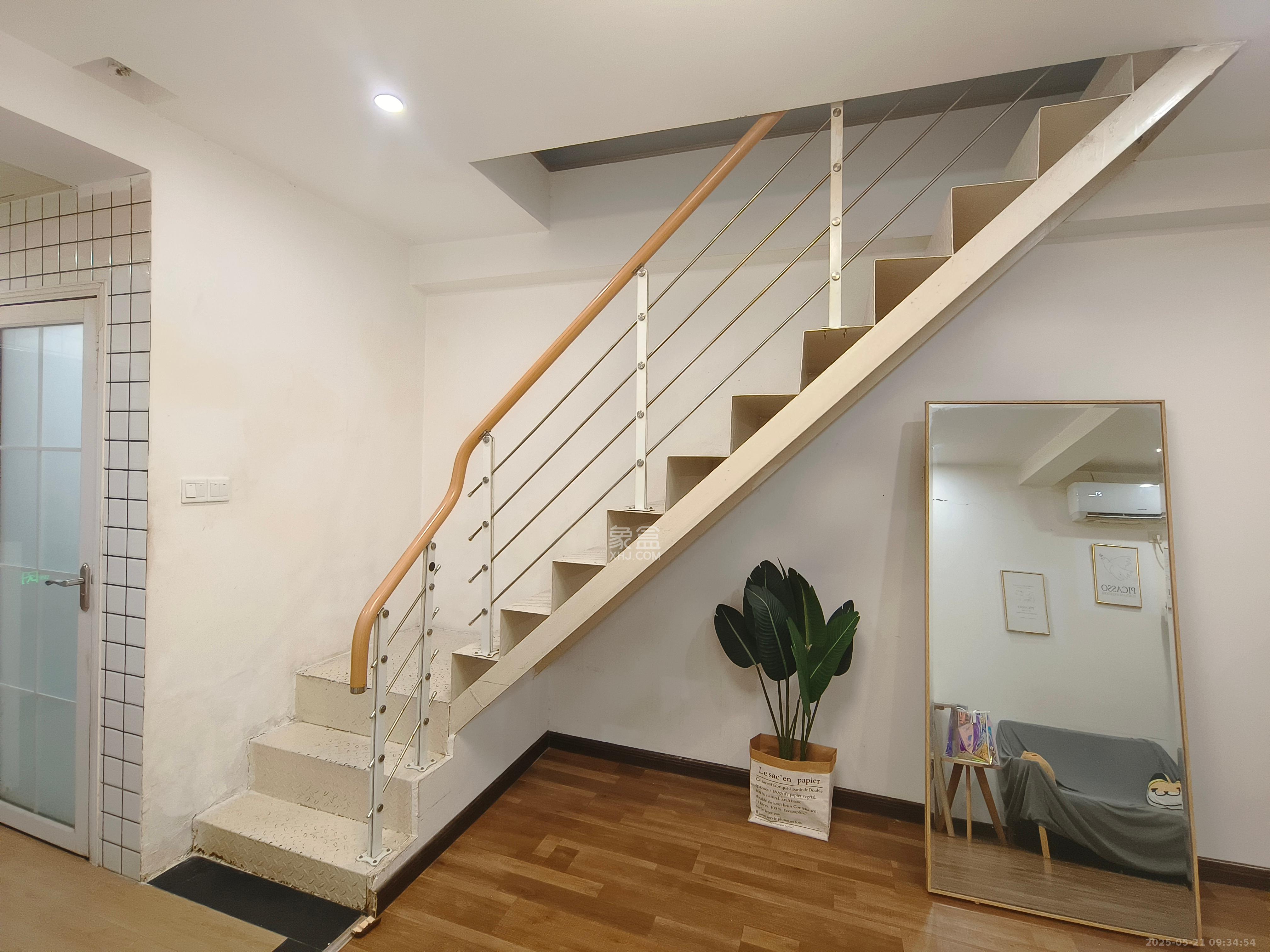 中建芙蓉工社  1室1厅1卫   1400.00元/月室内图