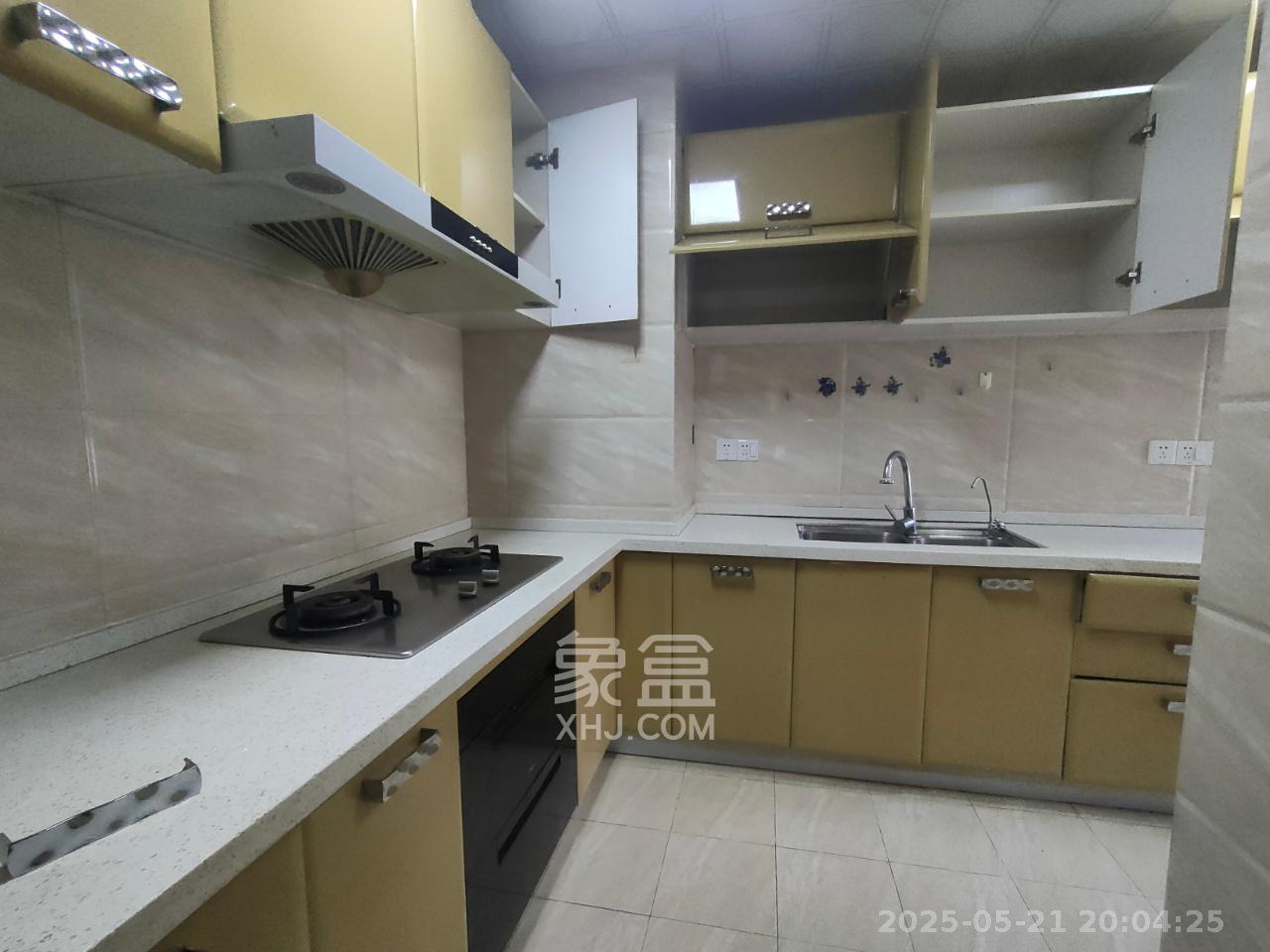 保利国际广场  3室2厅2卫    5500.0元/月室内图