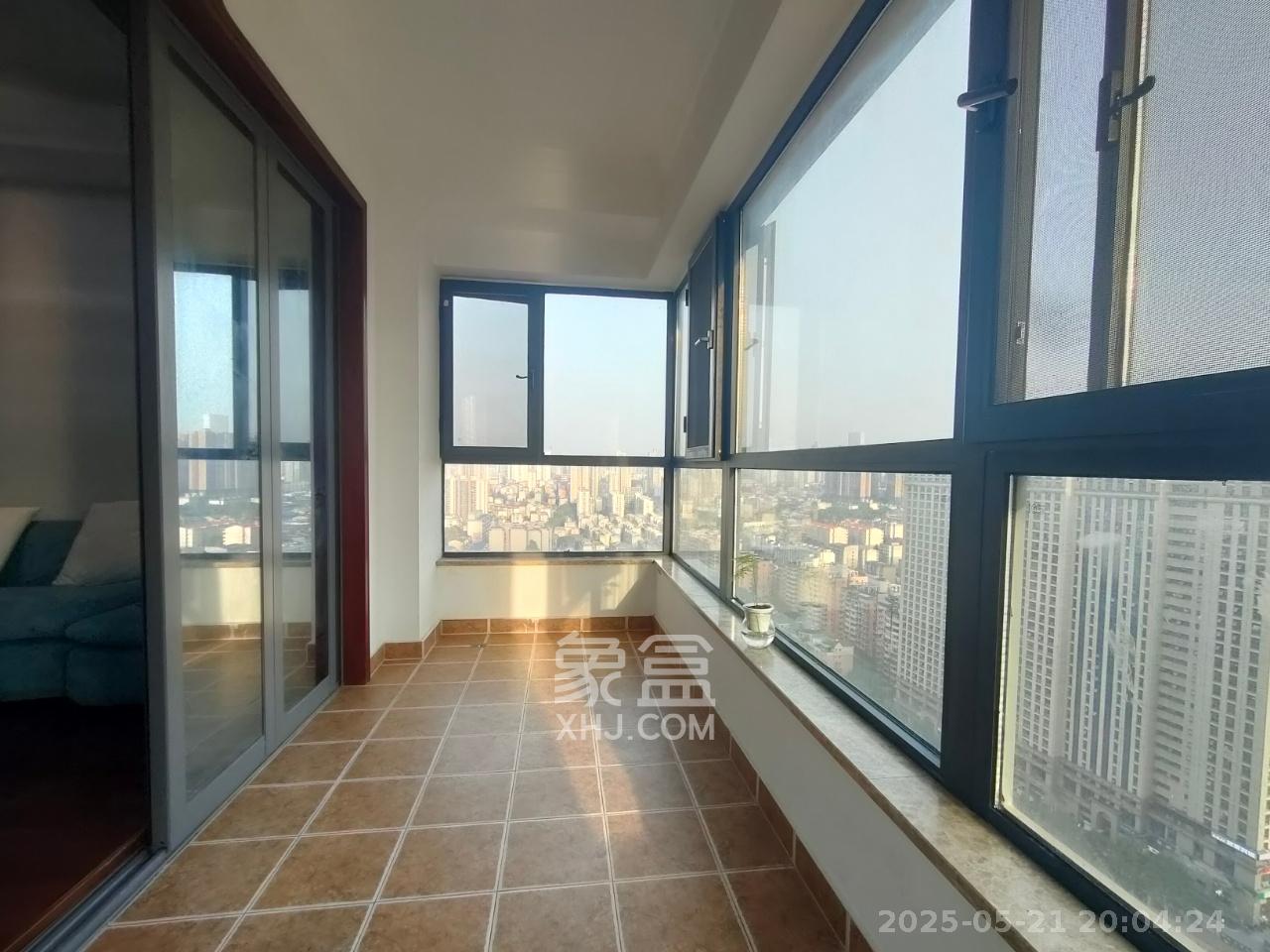 保利国际广场 3室2厅2卫 5500.0元/月 保利国际广场 3室2厅2卫 5500.0元/月室内图