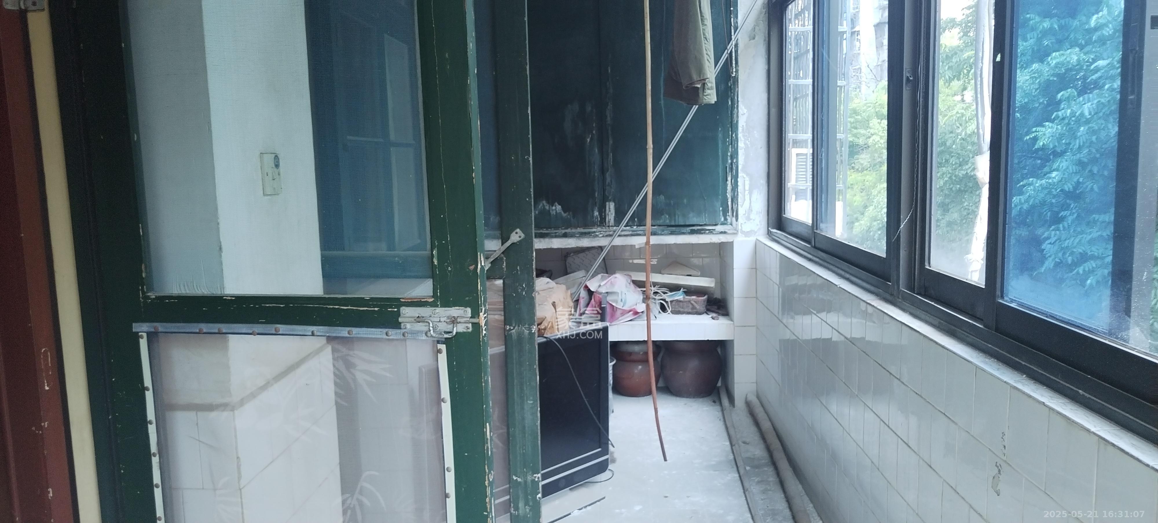 林科大教师单位房 3室2厅1卫 1500.0元/月 林科大教师单位房 3室2厅1卫 1500.0元/月室内图