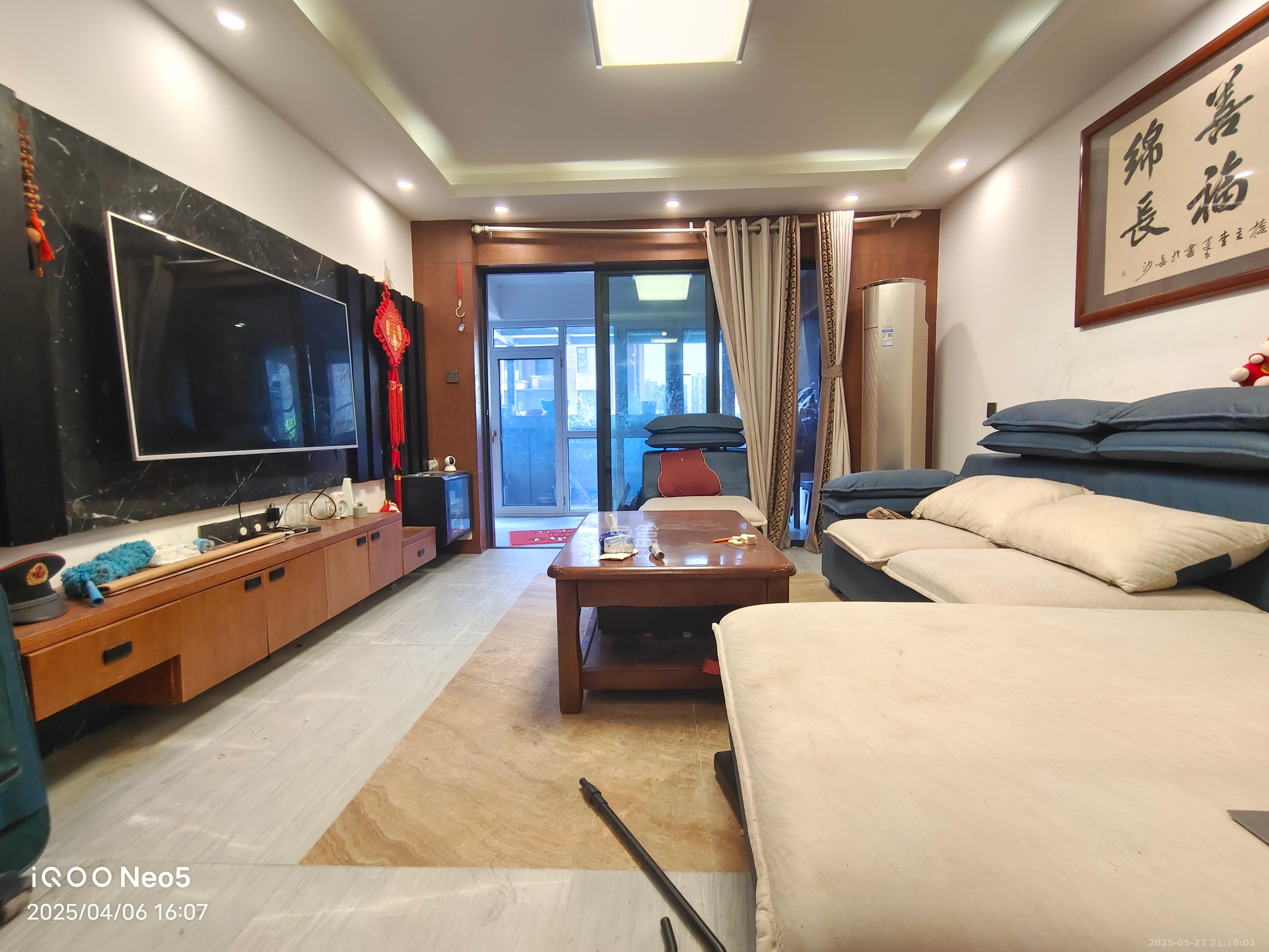 保利城(中航城国际社区、郡原美村)  4室2厅2卫    3800.0元/月 保利城(中航城国际社区、郡原美村)  4室2厅2卫    3800.0元/月室内图