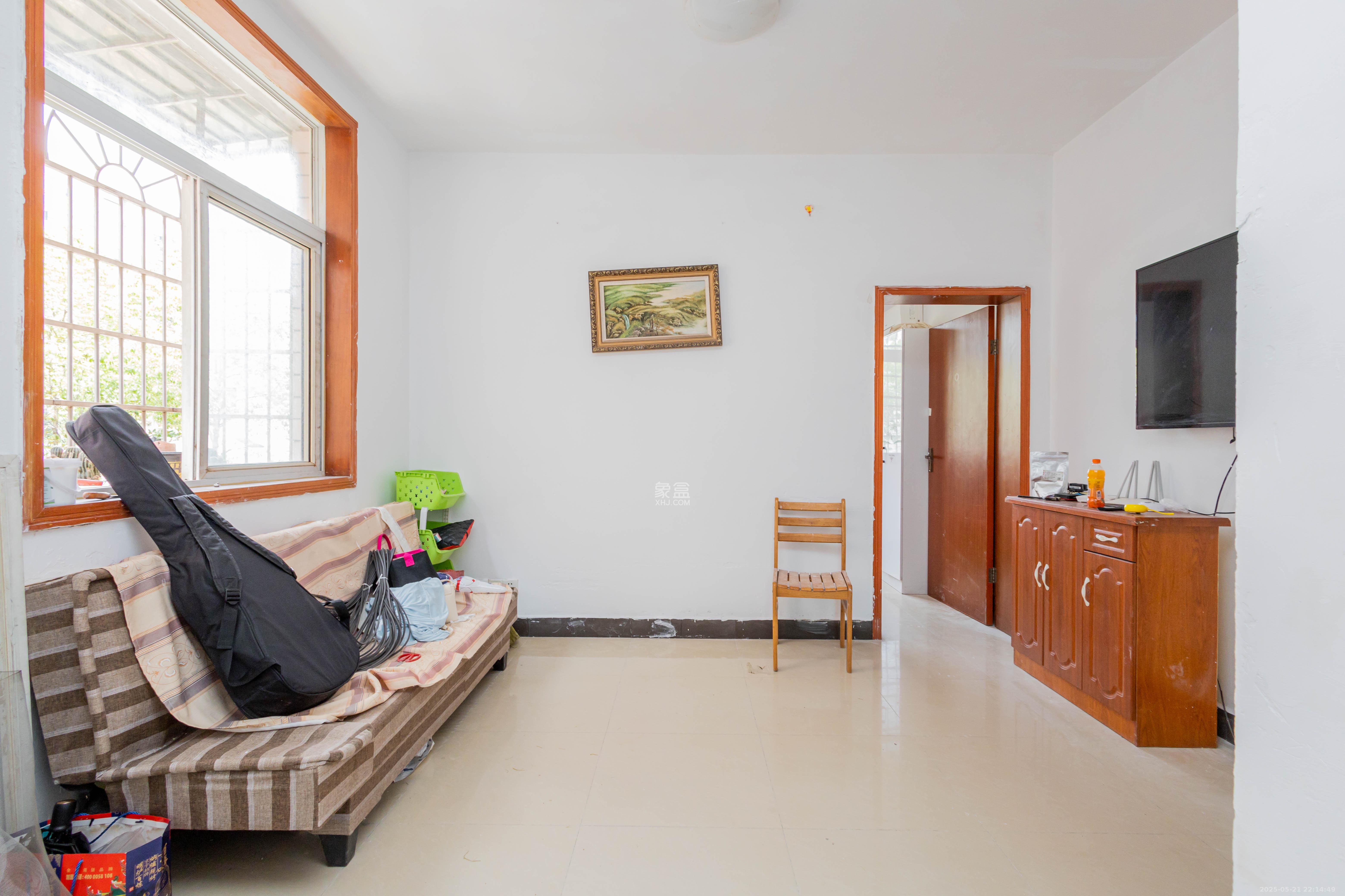 泉塘小区  1室1厅1卫    25.8万客厅