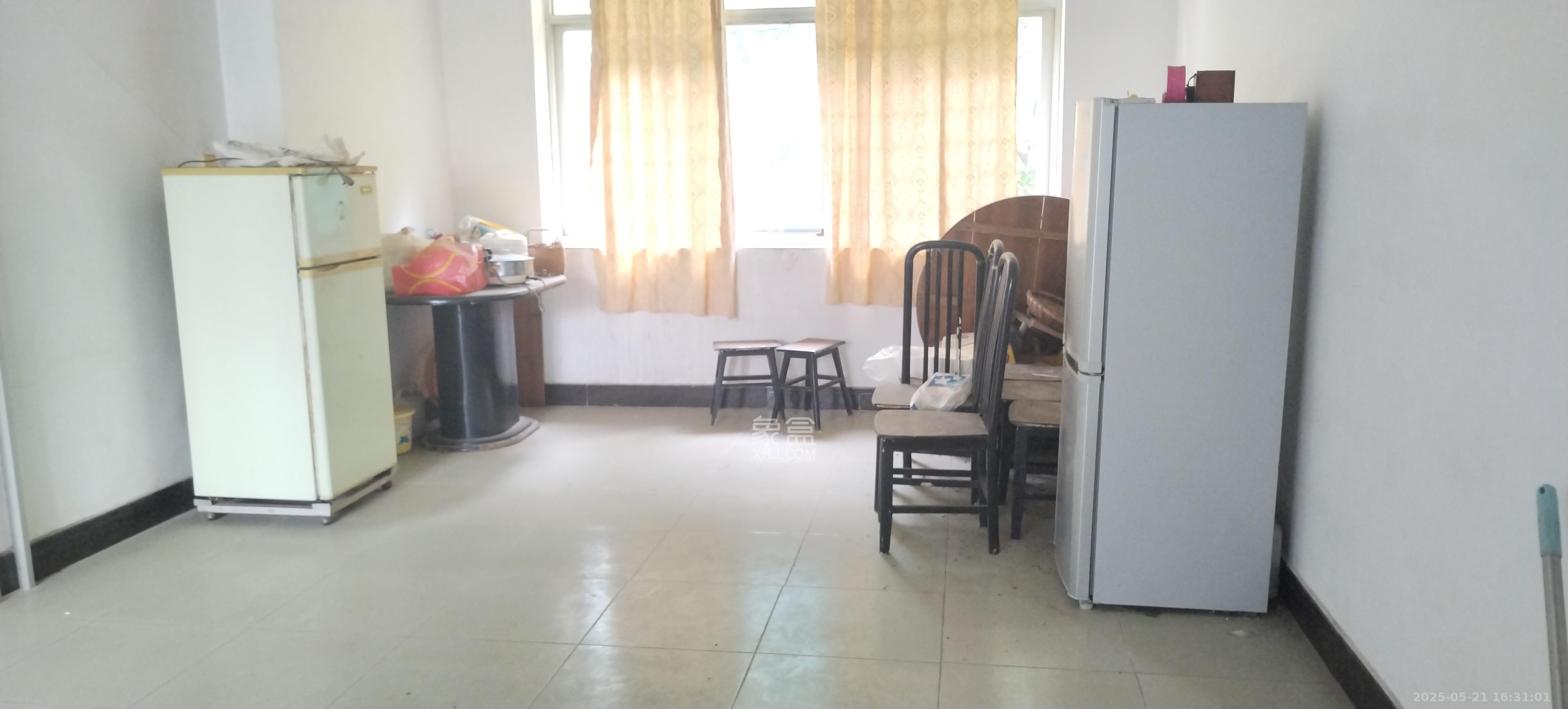 林科大教师单位房 3室2厅1卫 1500.0元/月 林科大教师单位房 3室2厅1卫 1500.0元/月室内图